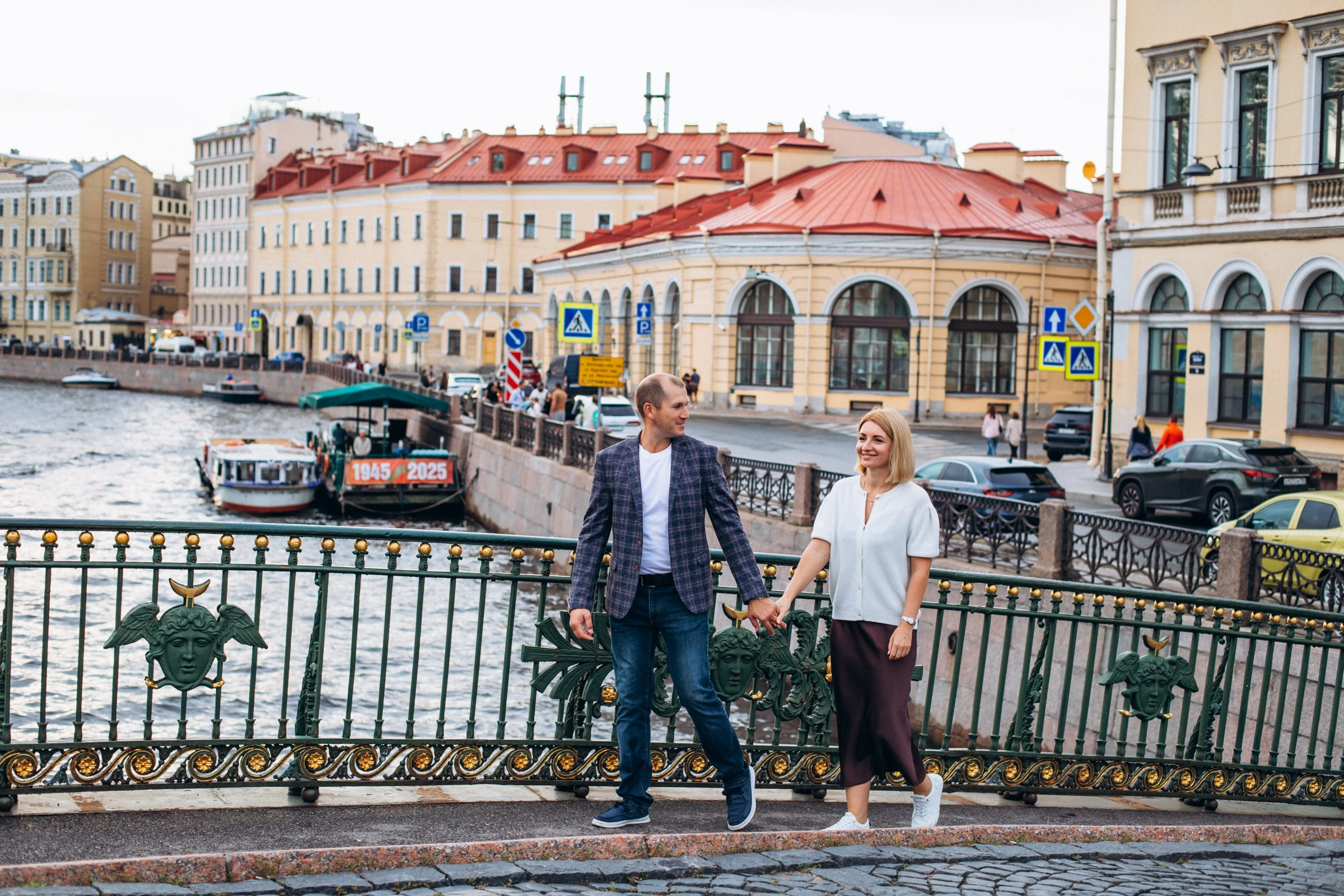 Иван и Дарья в августе. Фотопрогулка в Петербурге. Индивидуальный и семейный фотограф в Санкт-Петербурге