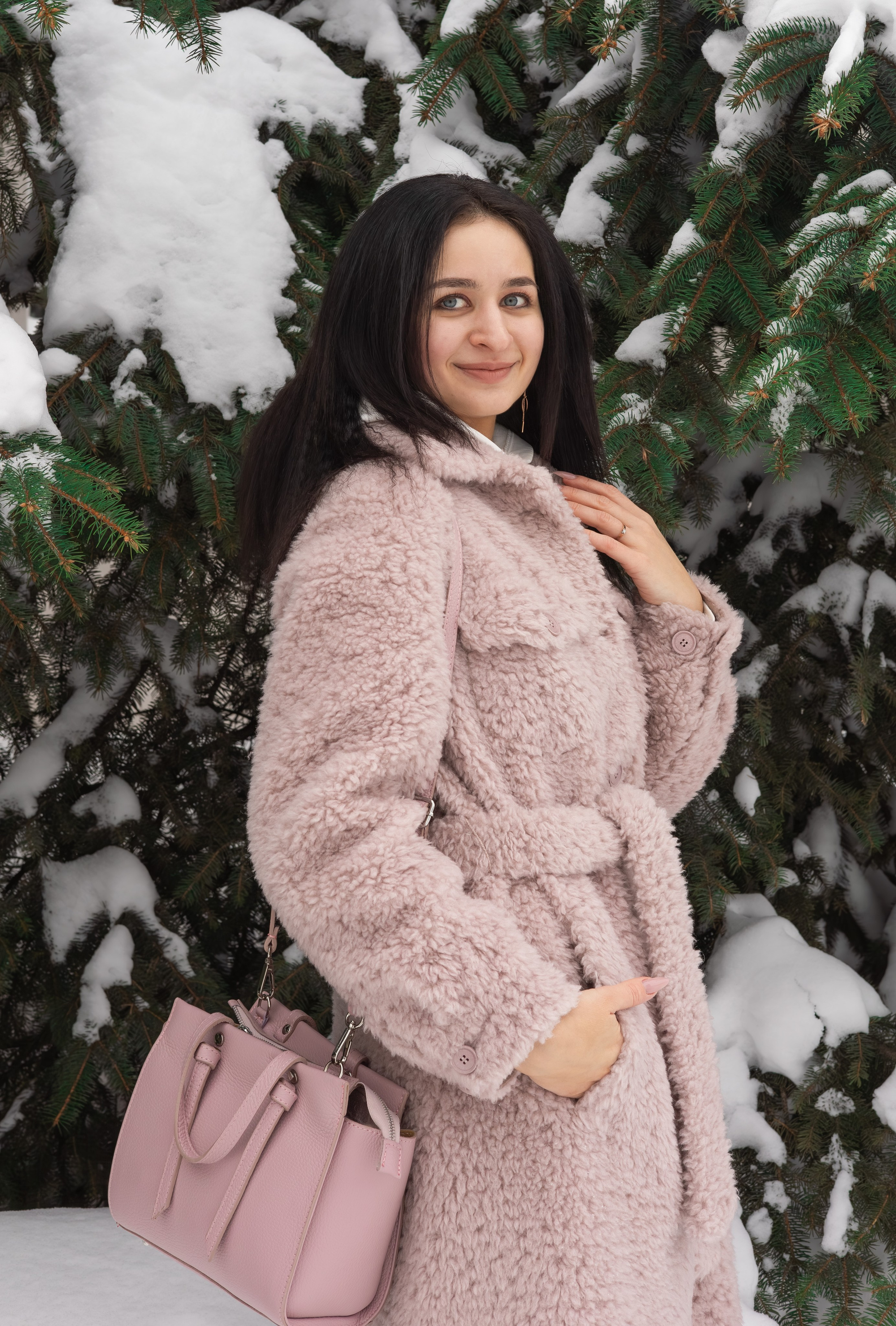 Лиля. Зимняя прогулка в Центре Казани. Портретный фотограф Панферова Регина г. Санкт-Петербург, г. Казань