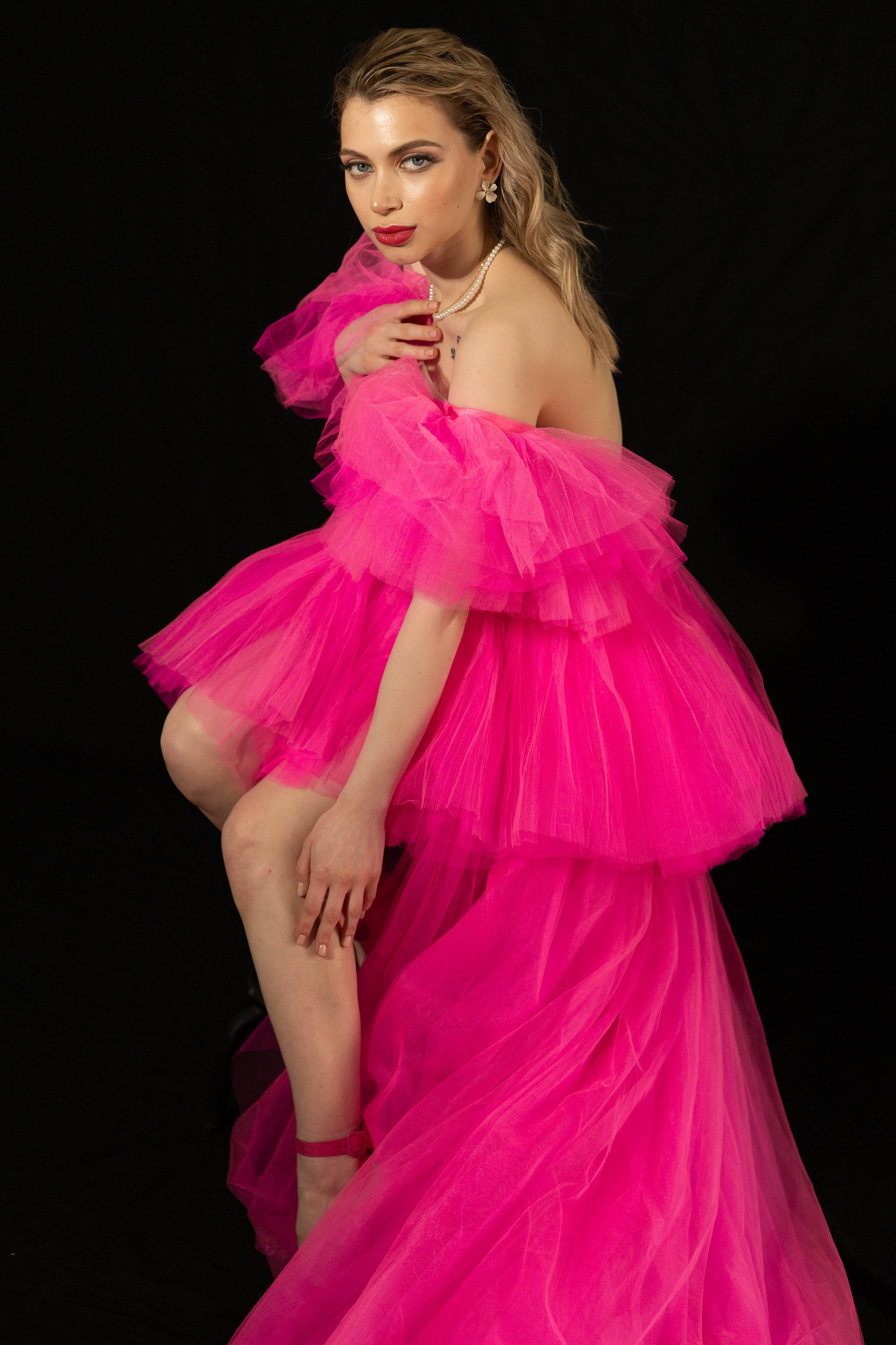 Екатерина. Fuchsia on black. Портретный фотограф Панферова Регина г. Санкт-Петербург, г. Казань