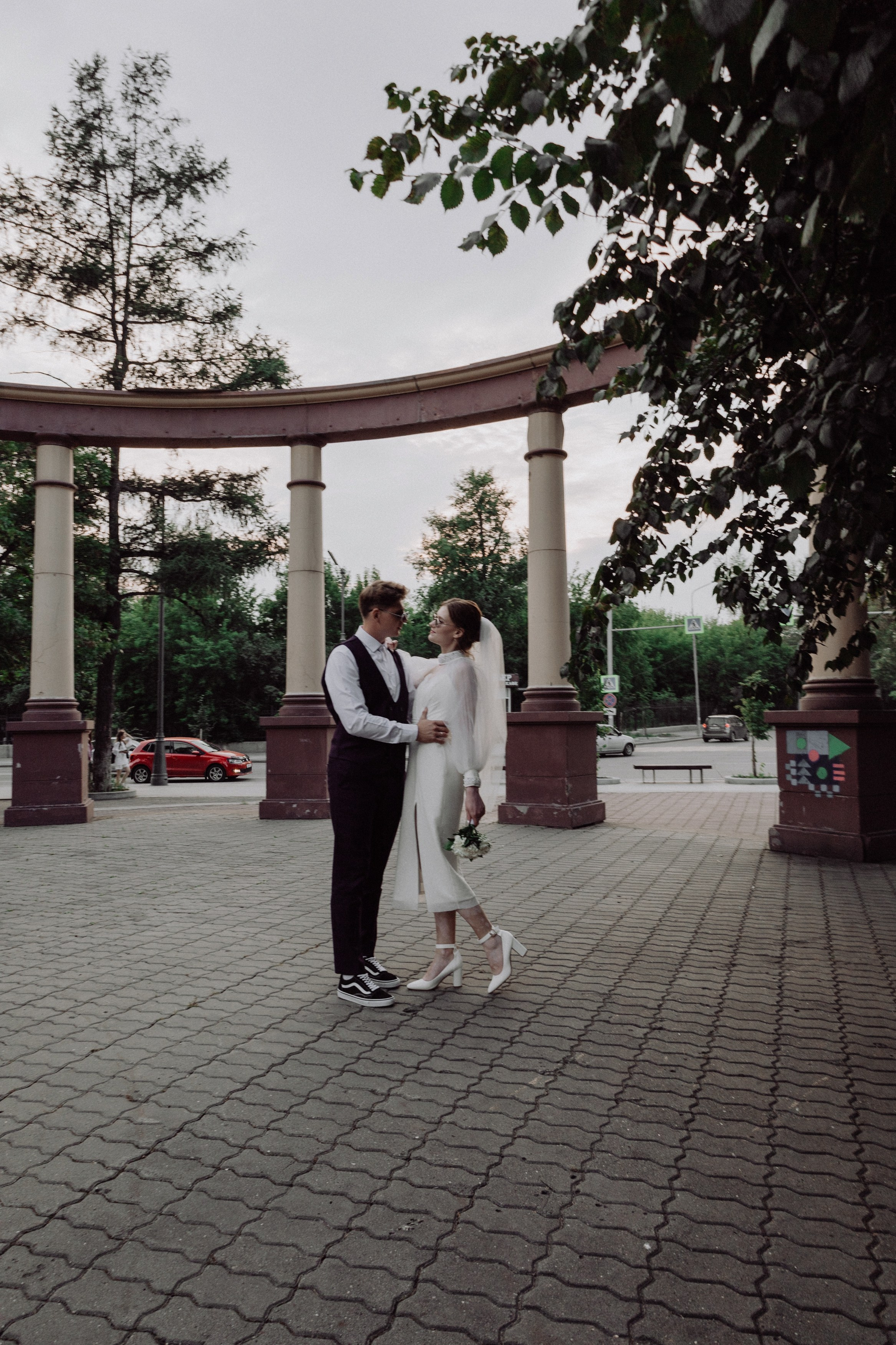 Владислав и Юлия Вечерняя прогулка по городу. Свадебный Фотограф в Иркутске Екатерина Елисеева