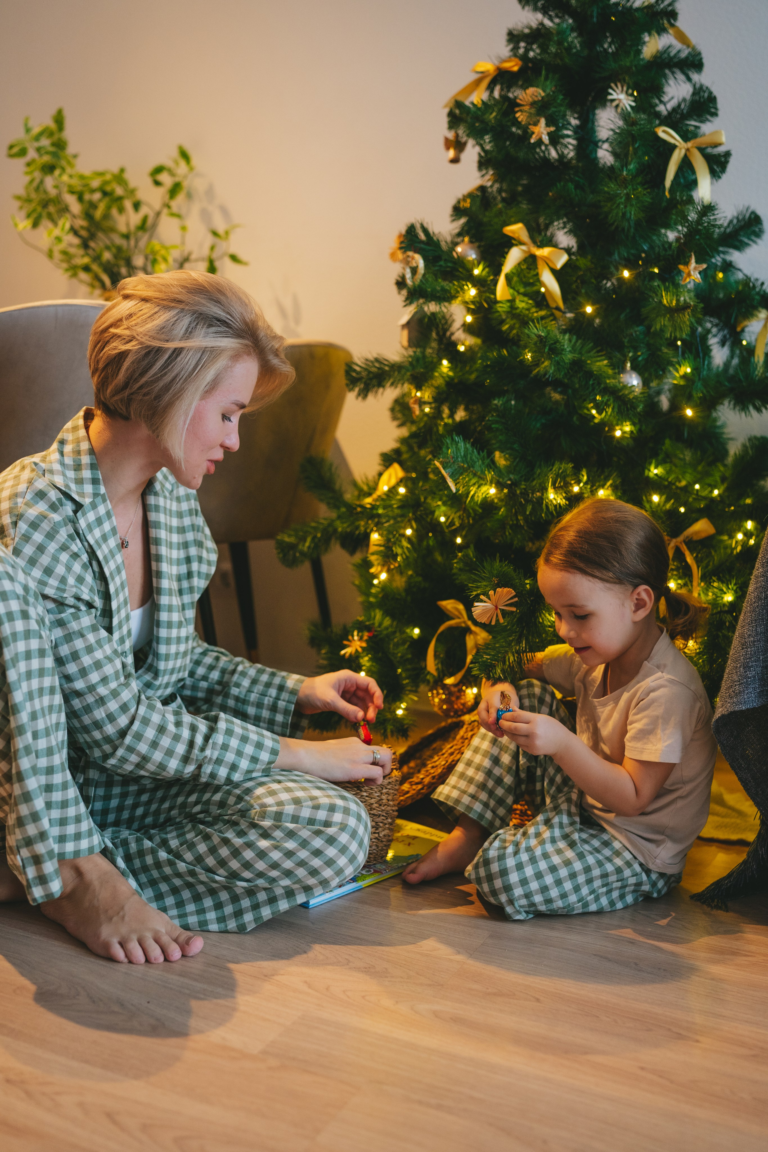 Домашняя новогодняя семейная съемка. Фотограф Екатерина Канчалаба