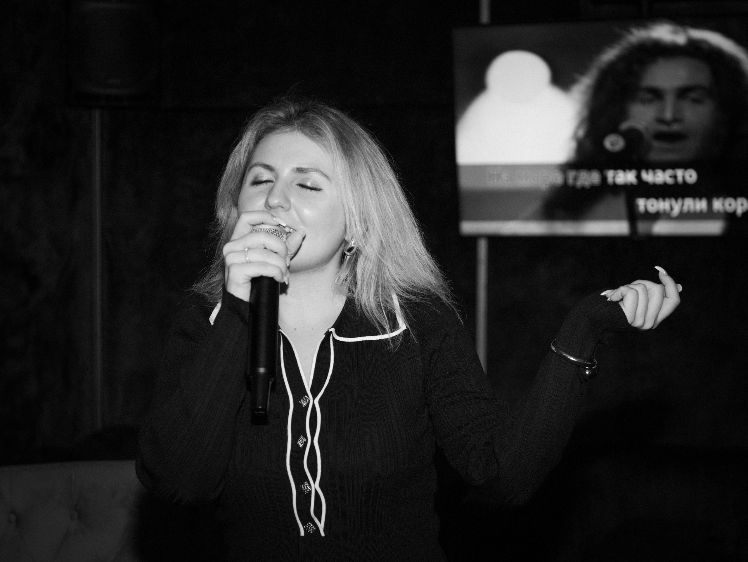 Репортажка из кальян-бара. Свадебный и семейный фотограф в Москве Мила Широких