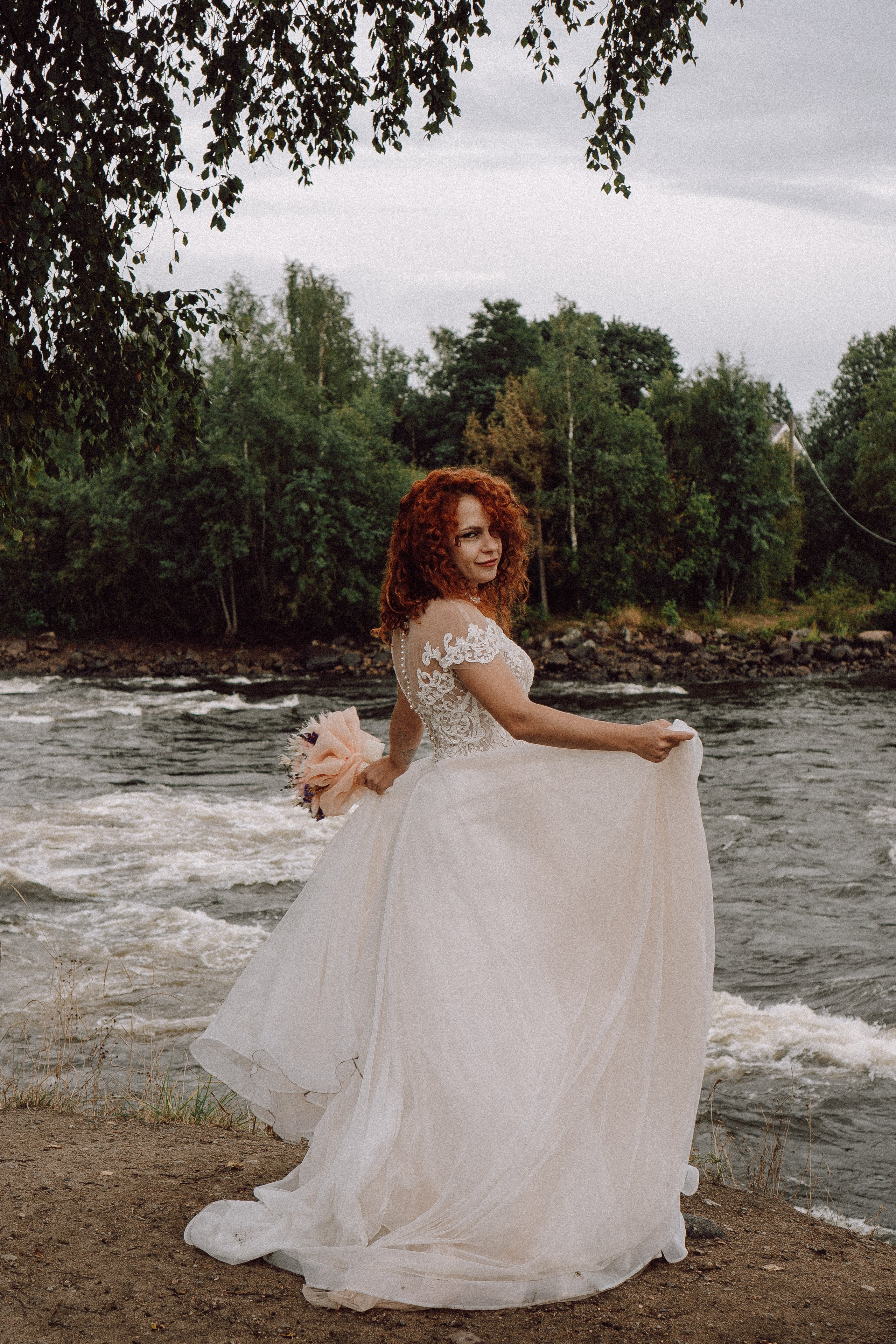 СВАДЕБНАЯ ФОТОСЕССИИЯ ПАРЫ В ГОРОДЕ ПРИОЗЕРСК В СОСНОВОМ ЛЕСУ И С ПИКАПОМ. Профессиональный фотограф, Санкт-Петербург — Виктория Богомолова