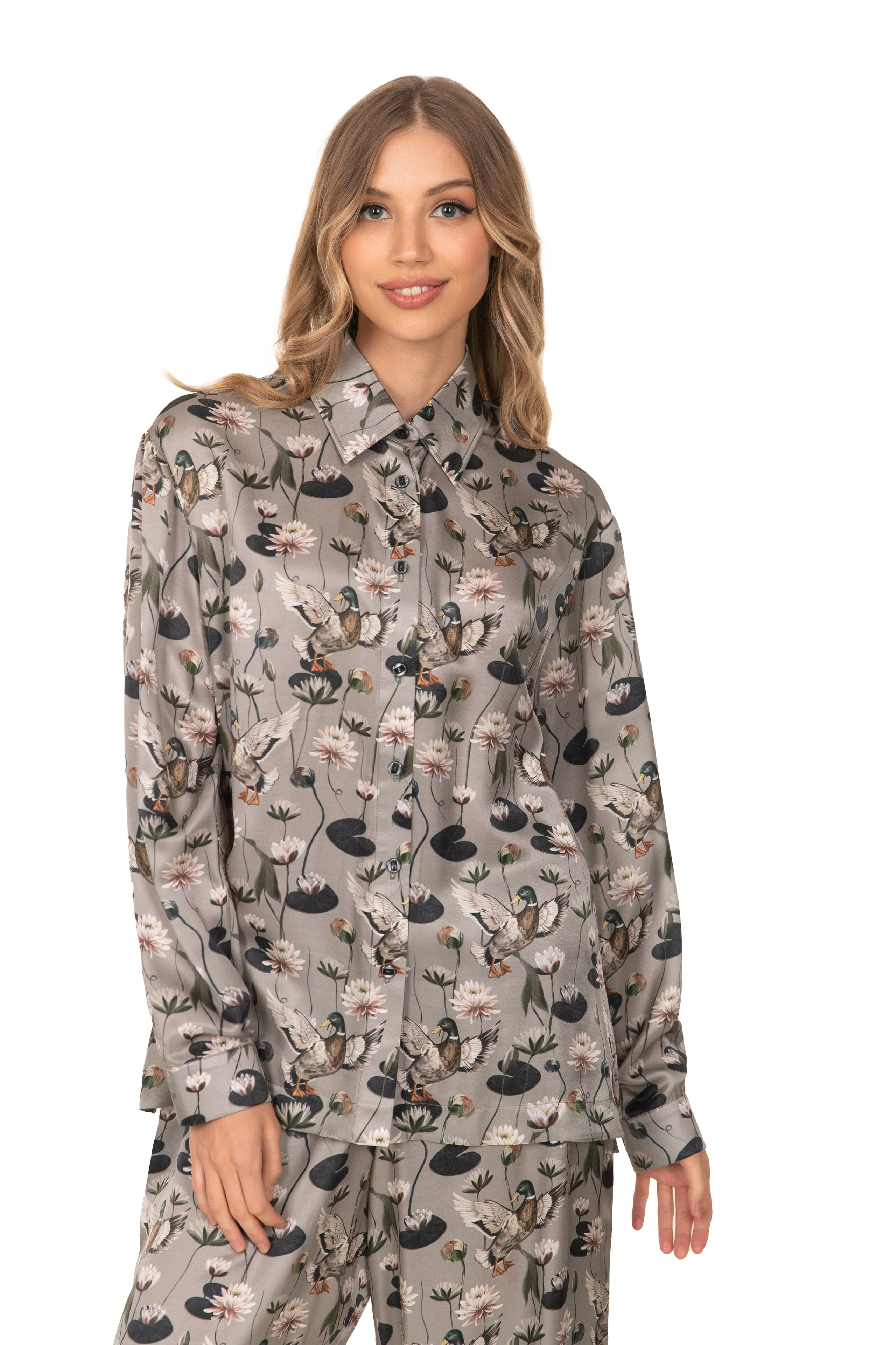 Фотосъемка каталога одежды для маркетплейсов в Минске. Профессиональный фотограф Анастасия Кохно