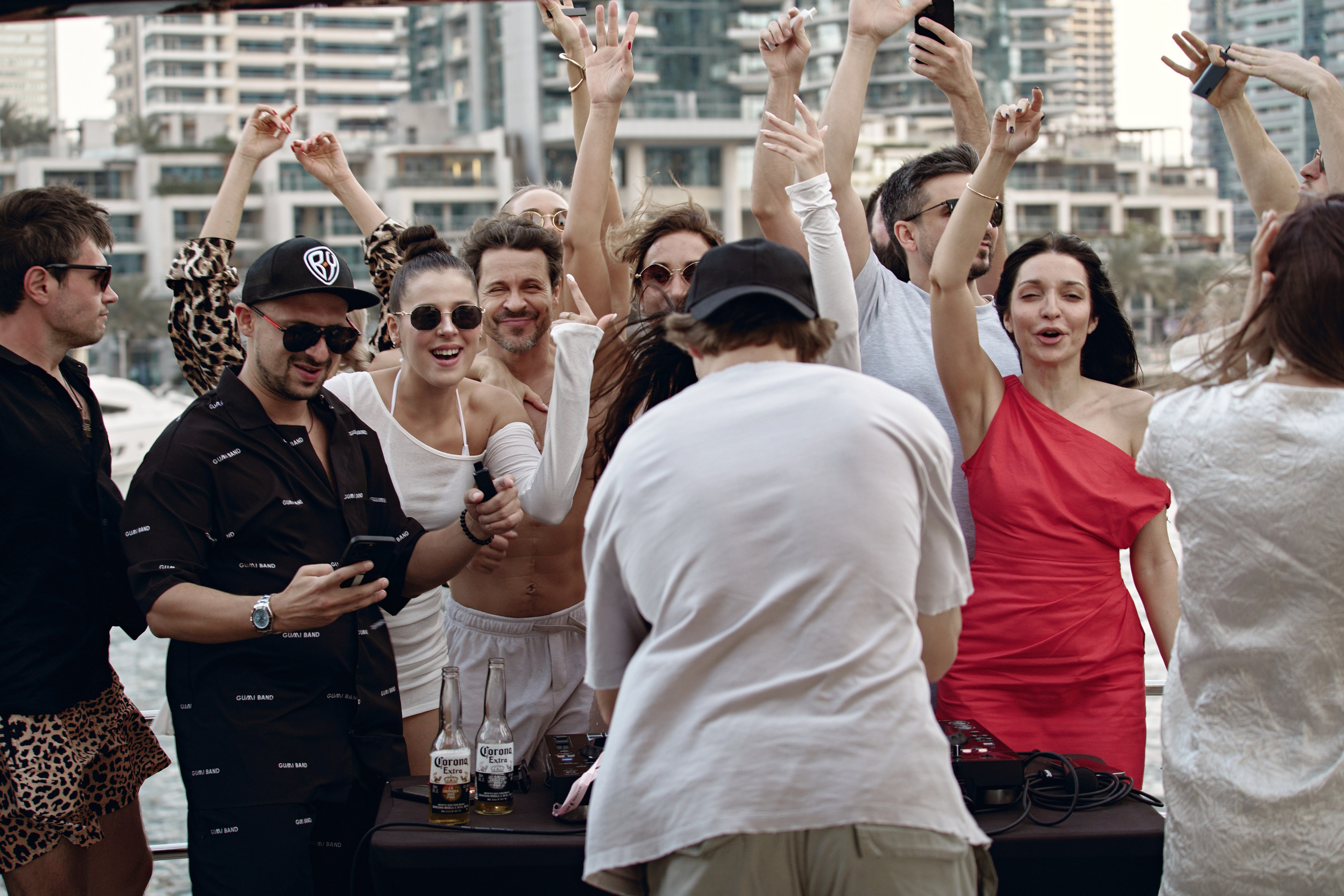 PAVEL DEREVYANKO. NOIZOMAX Художественный фотограф в Дубай