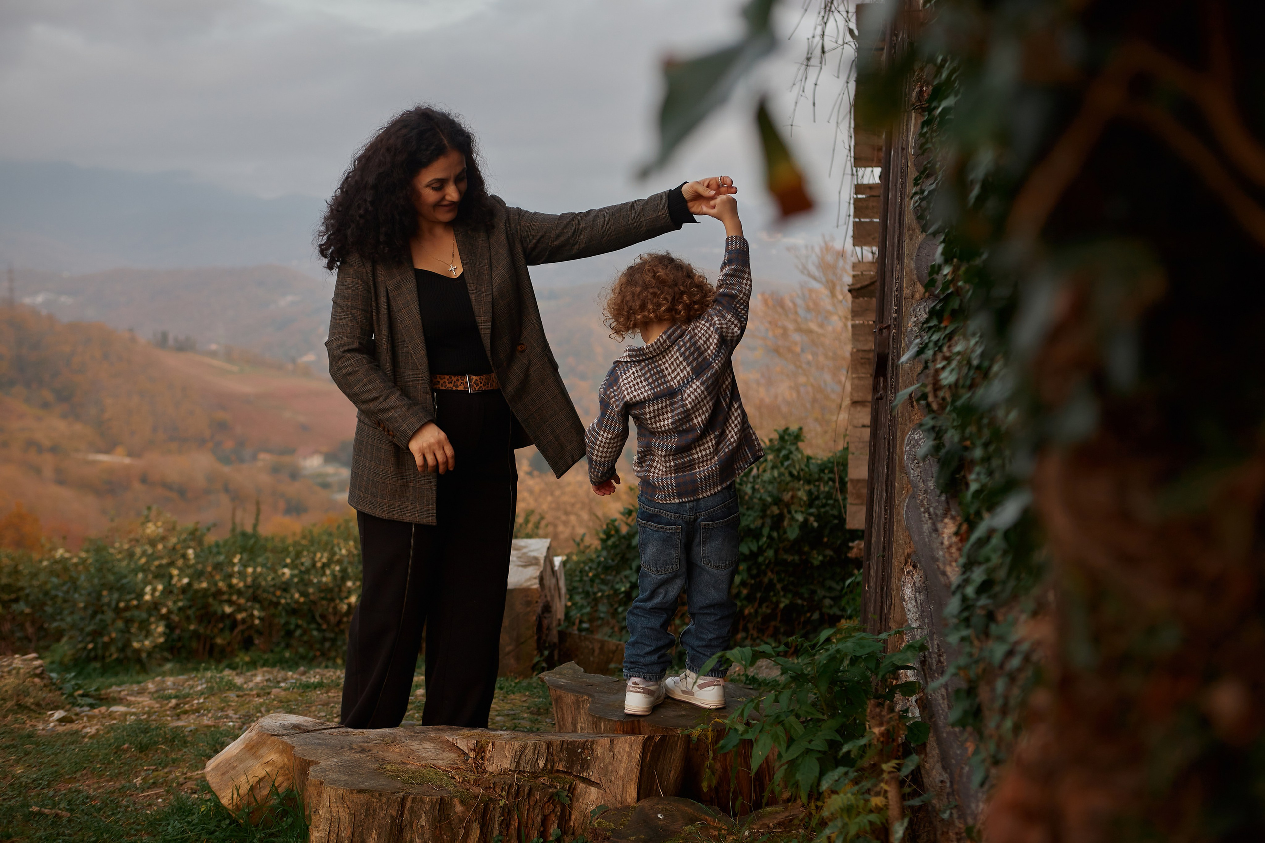 Фотограф Сочи фотограф в Сочи фотосессия в Сочи фотосессия Сочи фотосессия Красная поляна фотограф Красная поляна Фотограф АдлерВизажист Сочи Визажист в Сочи свадьба в Сочи рестораны Сочи девушки укладка макияж мейкСвадьба в Сочи невеста и жених свадебный фотограф девушки сочи рестораны путешествия wedding in the mountains Новогодние фотосессии семейная фотосессия на море лошади конные прогулки в Сочи. Фотосессия с лошадью. Фотосессия в горах. осенняя фотосессия