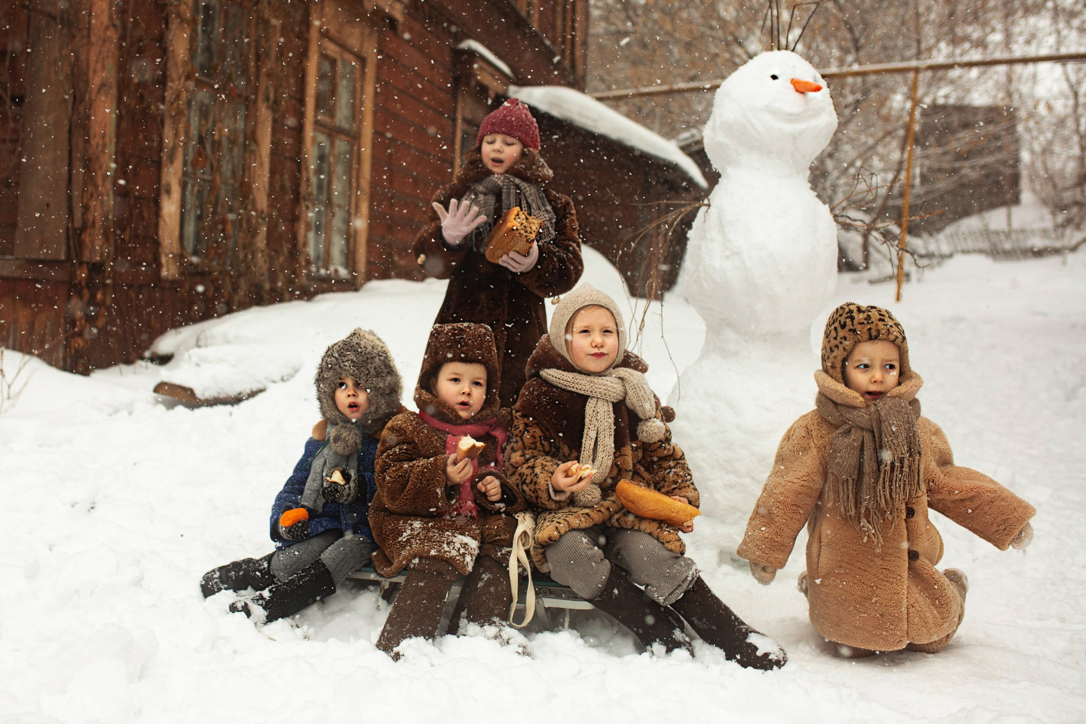 Мы лепим снеговика!. Съемка Таинств Крещения Венчания, детские и семейные съемки в Пензе