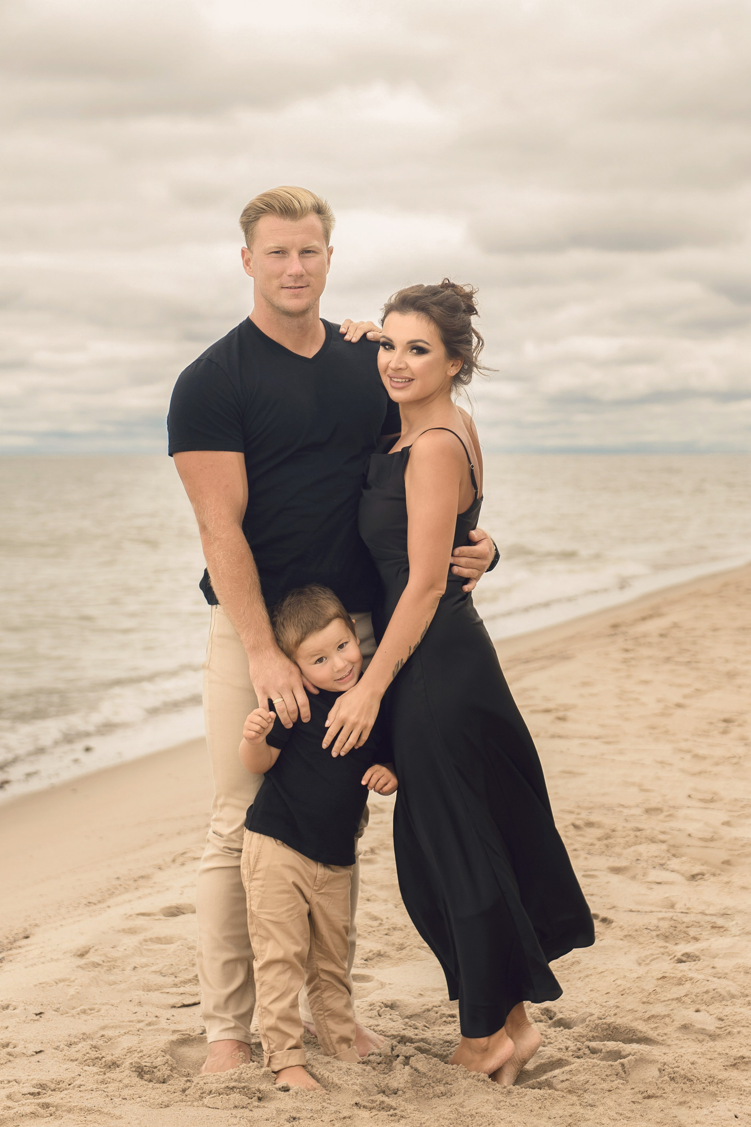 Семейная фотосессия - семейная и детская фотосъемка в студии Калинингр. Свадебный фотограф Калининград - Александр Зубанов