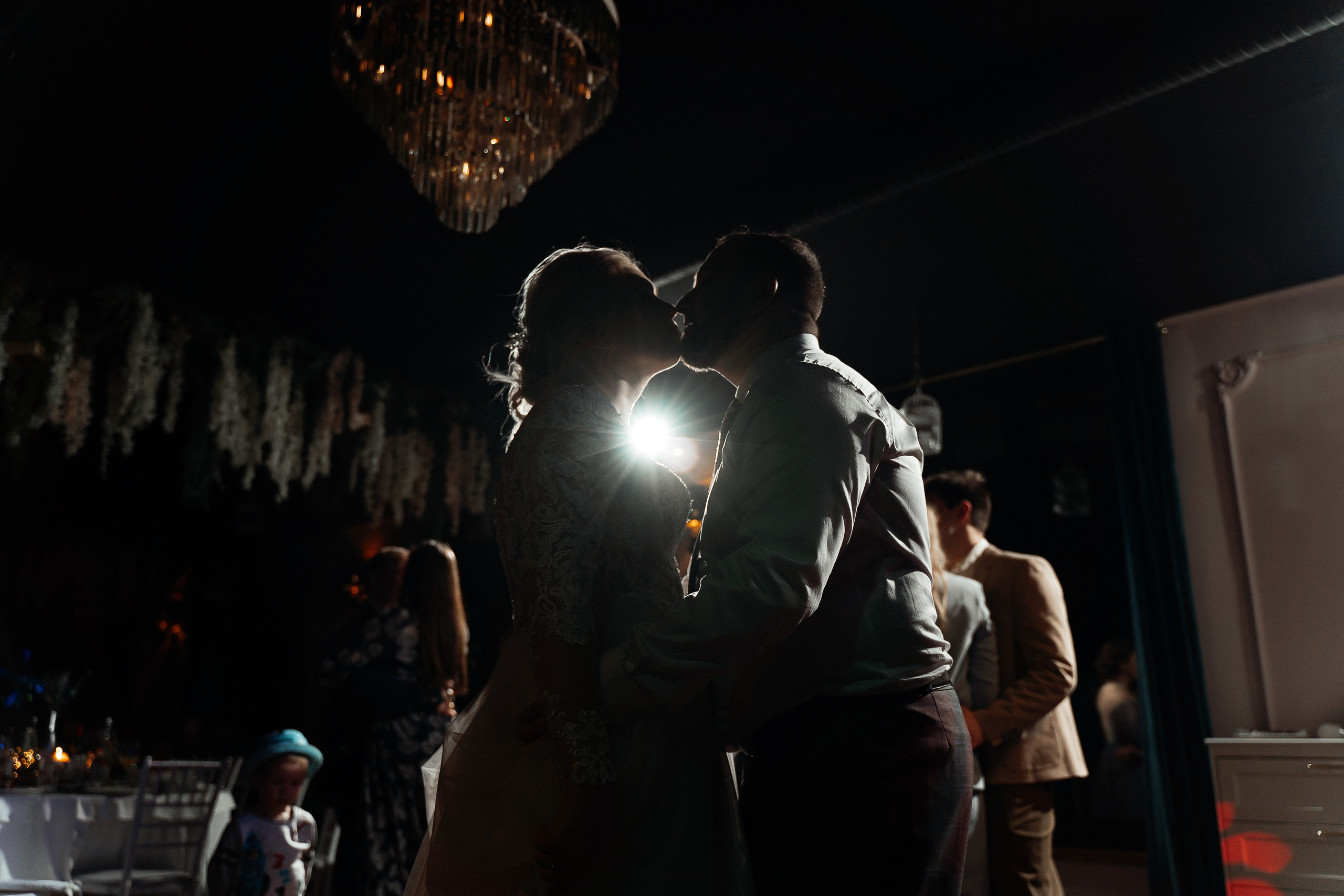 Сеня и Софа. Павел Мерк. Стильная свадебная фотография