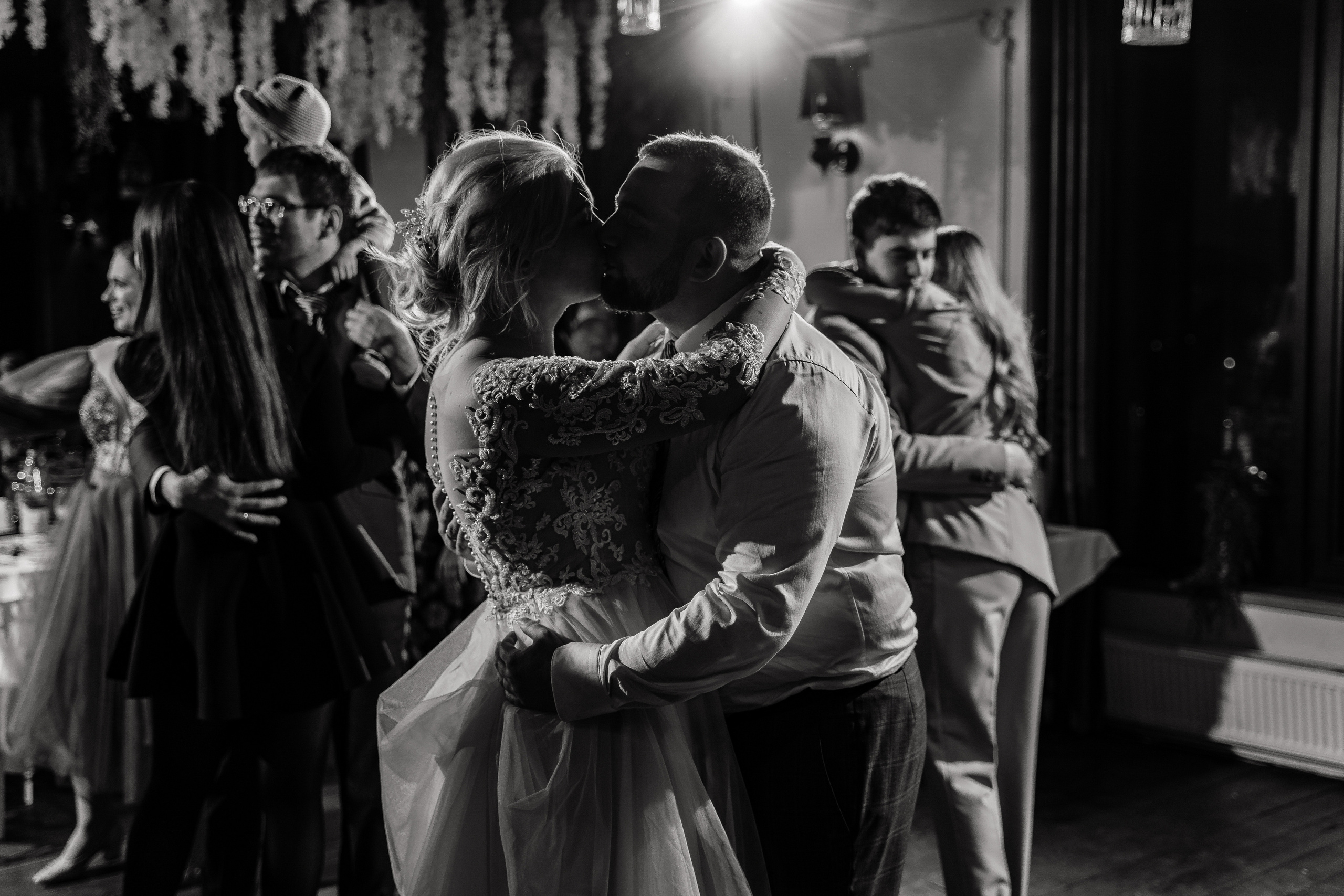 Сеня и Софа. Павел Мерк. Стильная свадебная фотография