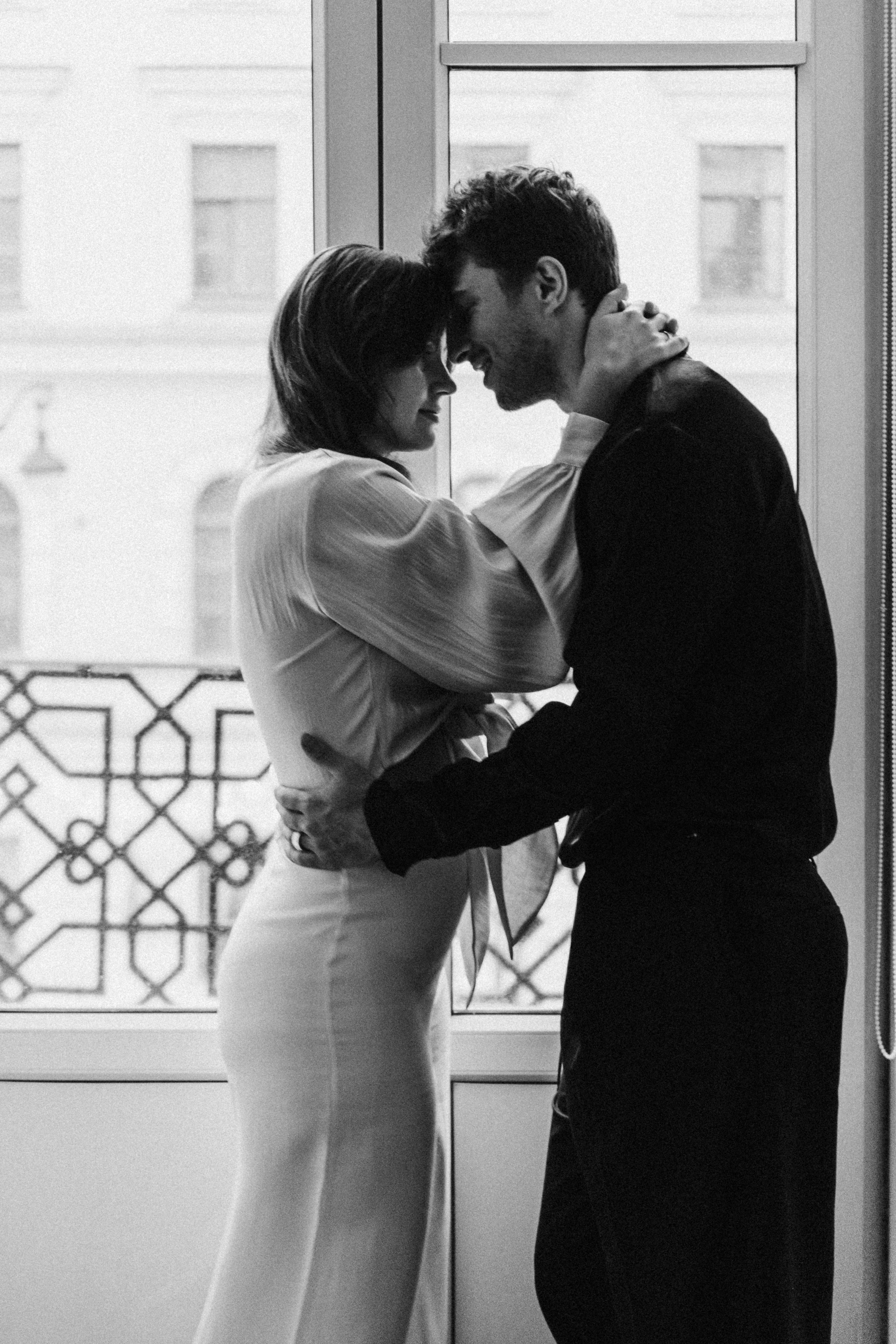 УТРО ЖЕНИХА И НЕВЕСТЫ В ПИТЕРСКОЙ КВАРТИРЕ И СЬЕМКА С СВАДЕБНЫХ ОБРАЗАХ. Профессиональный фотограф, Санкт-Петербург — Виктория Богомолова