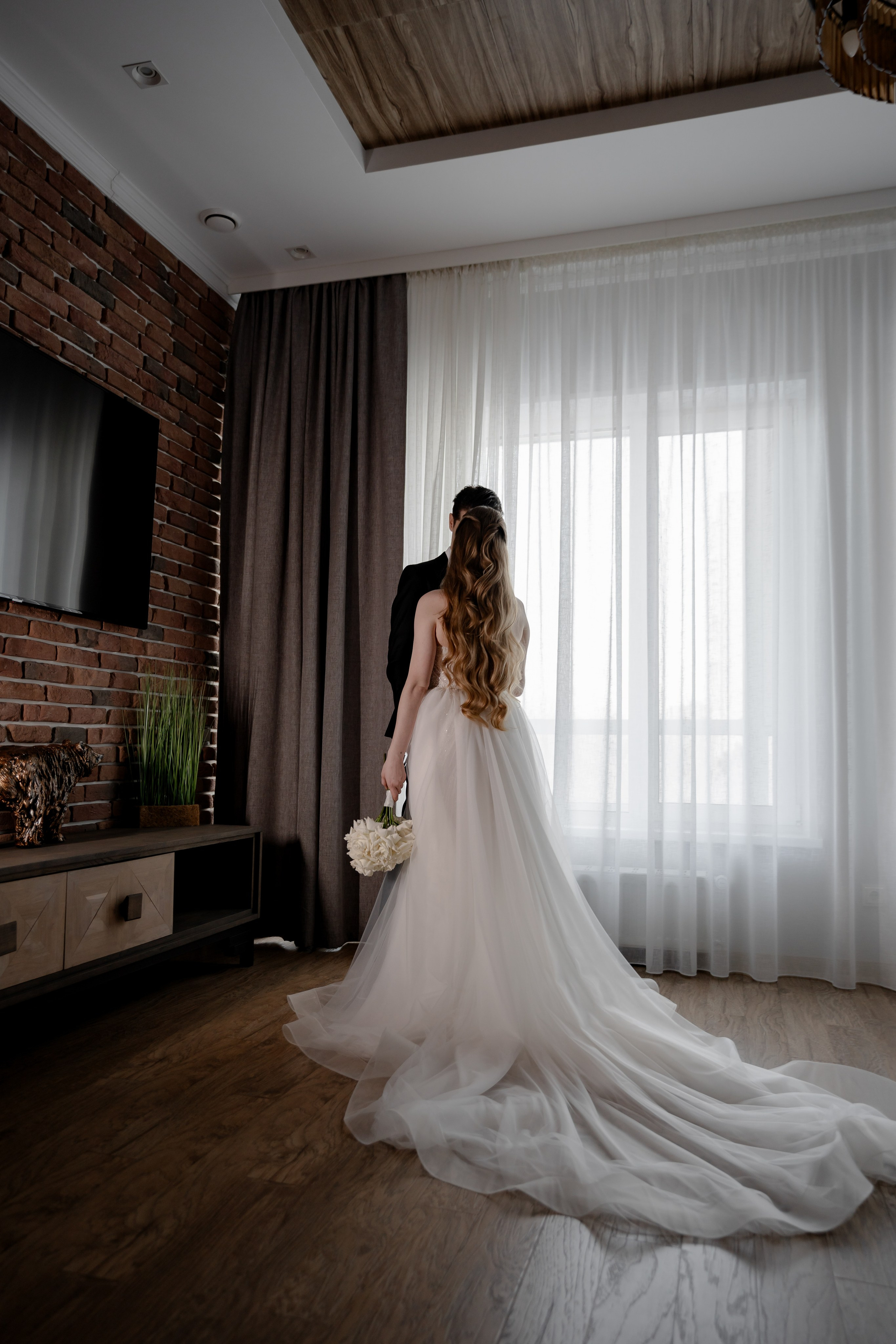 СВАДЕБНАЯ СЬЕМКА СБОРОВ В ОТЕЛЕ И ВЫЕЗД НА ЦЕРЕМОНИЮ (СНЯТО В СИБИРЕ В НИЖНЕВАРТОВСКЕ)М. Профессиональный фотограф, Санкт-Петербург — Виктория Богомолова