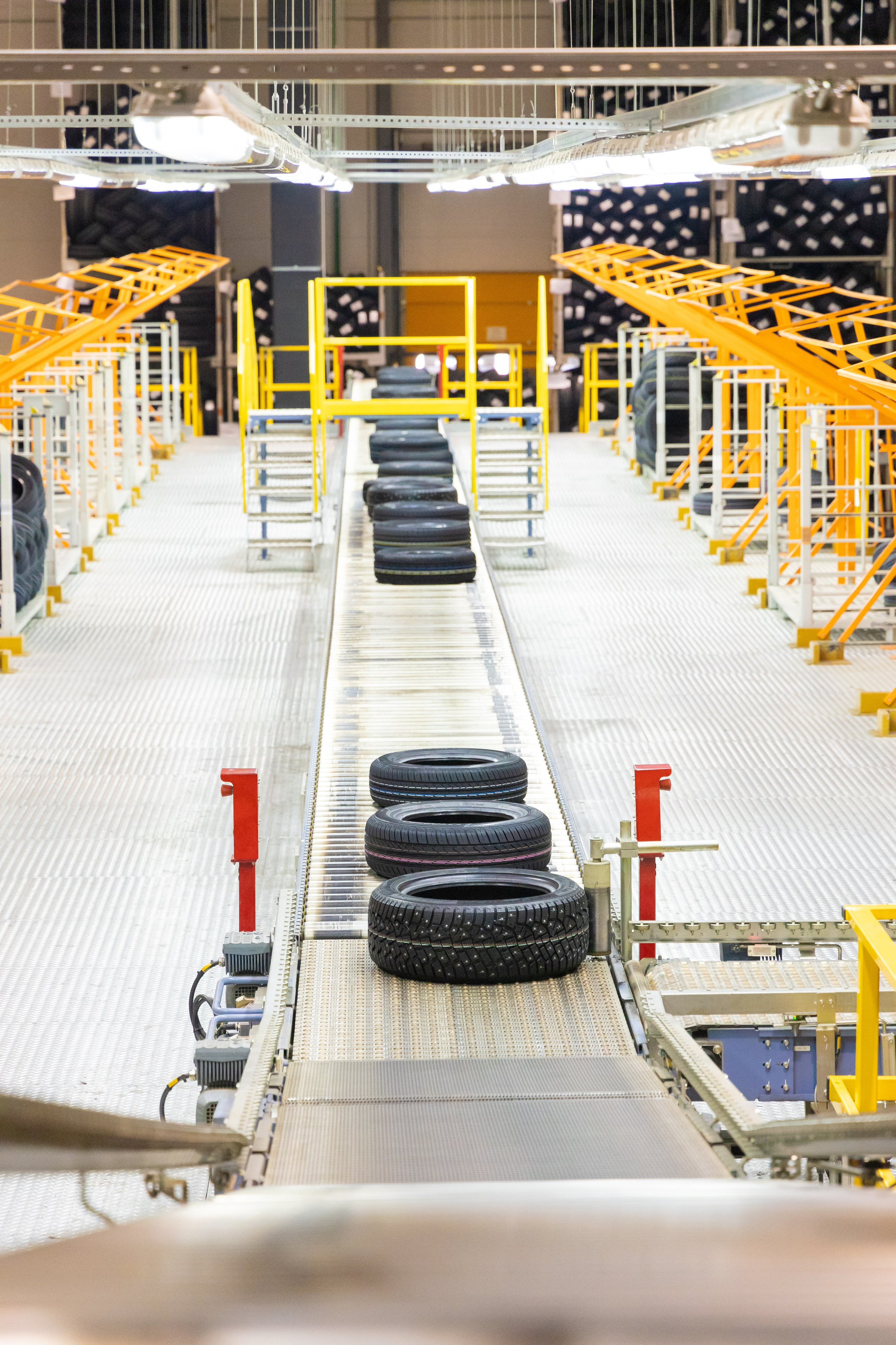 Завод шинного бренда «Gislaved». Photomantis