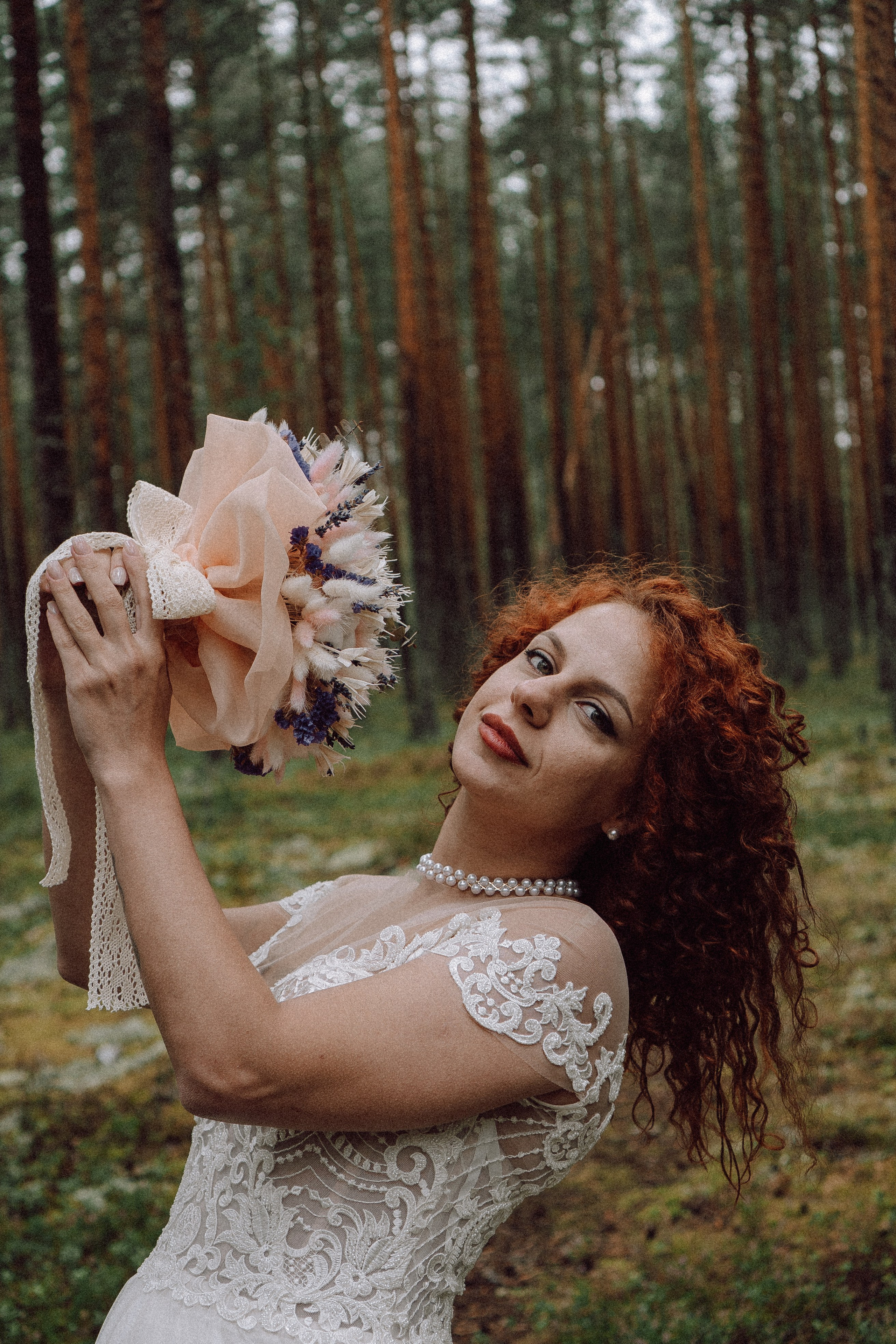 СВАДЕБНАЯ ФОТОСЕССИИЯ ПАРЫ В ГОРОДЕ ПРИОЗЕРСК В СОСНОВОМ ЛЕСУ И С ПИКАПОМ. Профессиональный фотограф, Санкт-Петербург — Виктория Богомолова