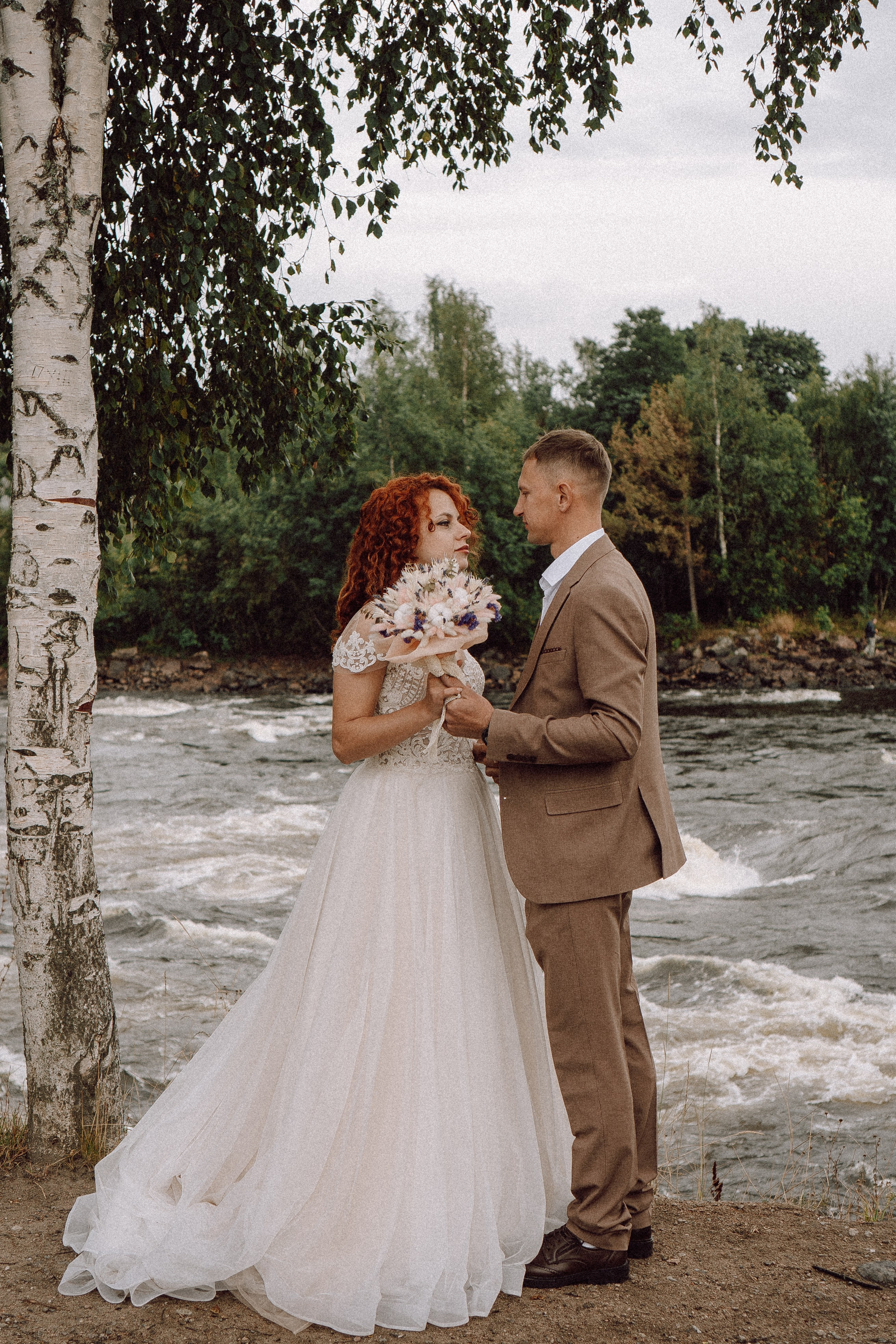 СВАДЕБНАЯ ФОТОСЕССИИЯ ПАРЫ В ГОРОДЕ ПРИОЗЕРСК В СОСНОВОМ ЛЕСУ И С ПИКАПОМ. Профессиональный фотограф, Санкт-Петербург — Виктория Богомолова