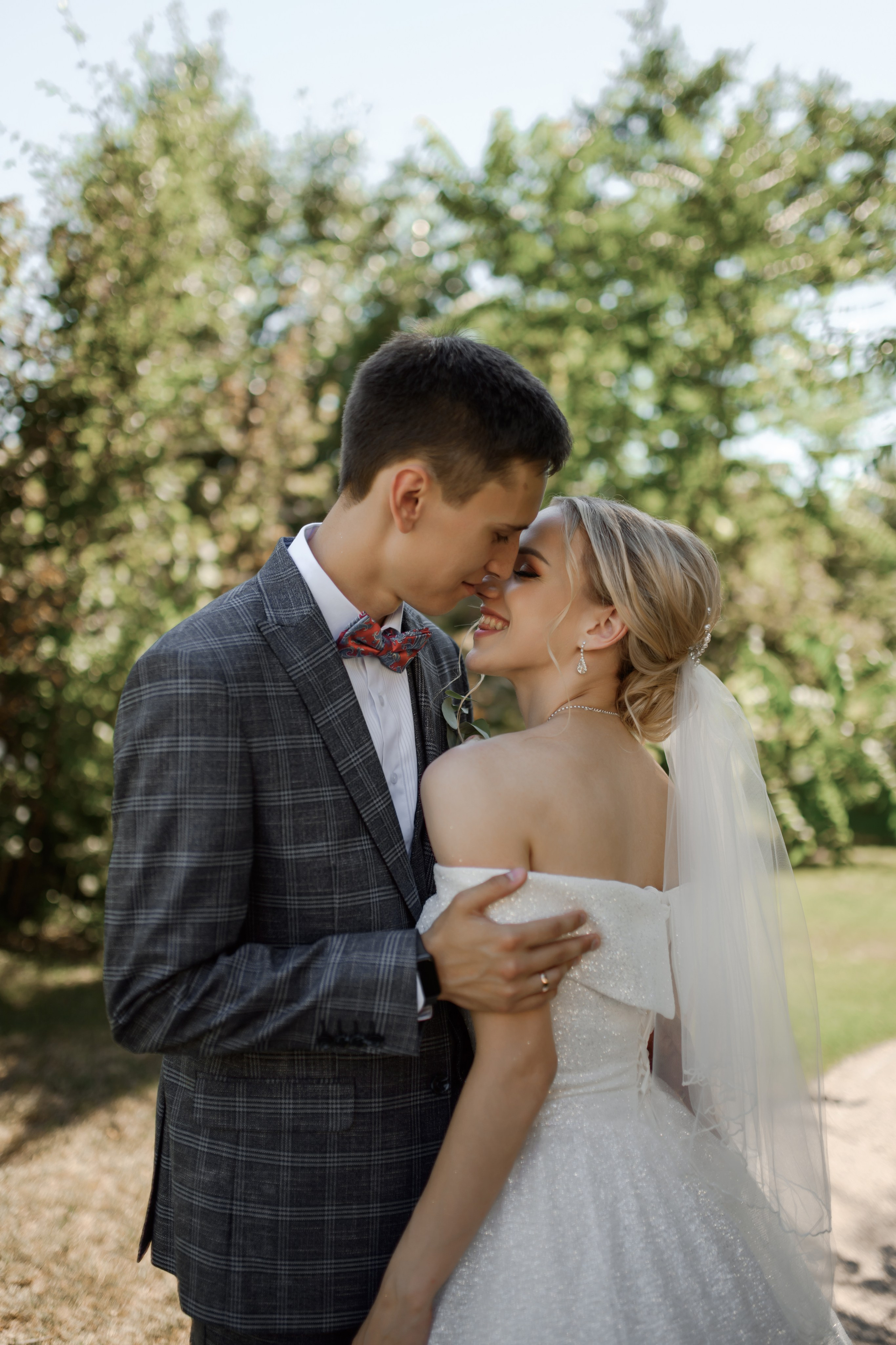 B & A. Свадебный фотограф в г. Астрахань. Так же выезжаю в другие города