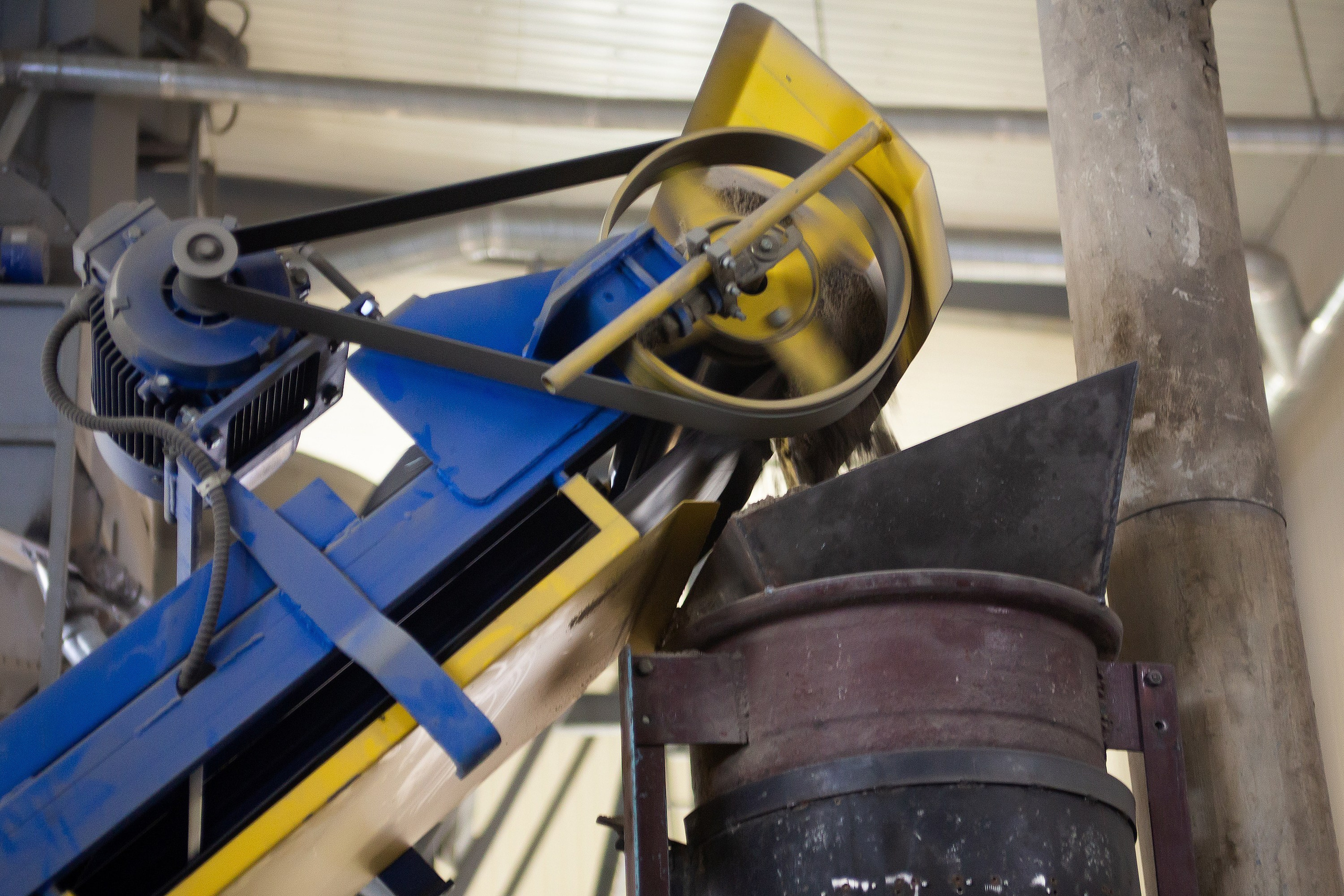 Фотографии с производства. Roman — Репортажный фотограф в Новосибирске