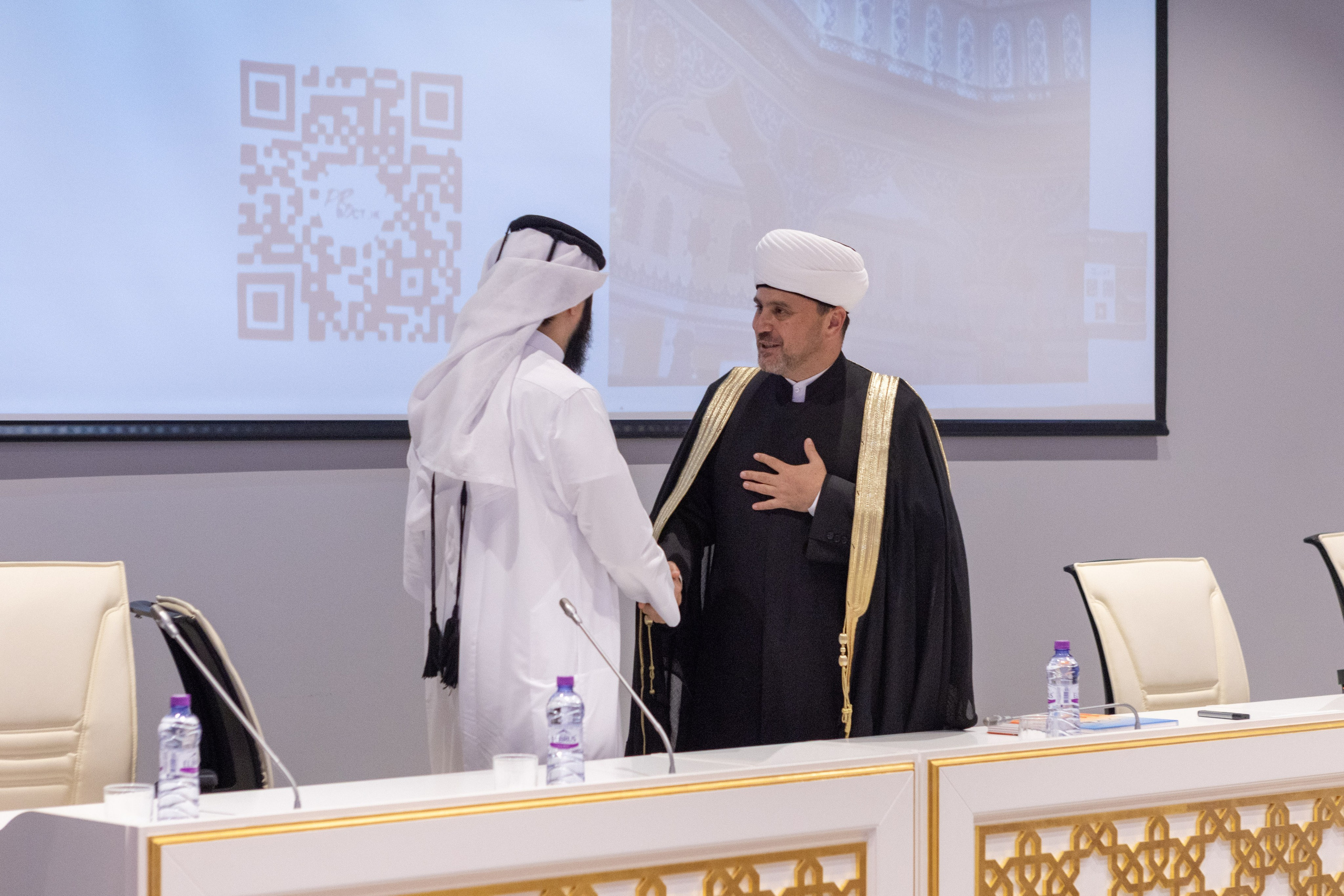 Репортаж с презентации книги — «Москва: город вязевый». Рекламный, предметный, репортажный, семейный фотограф и художник в Москве