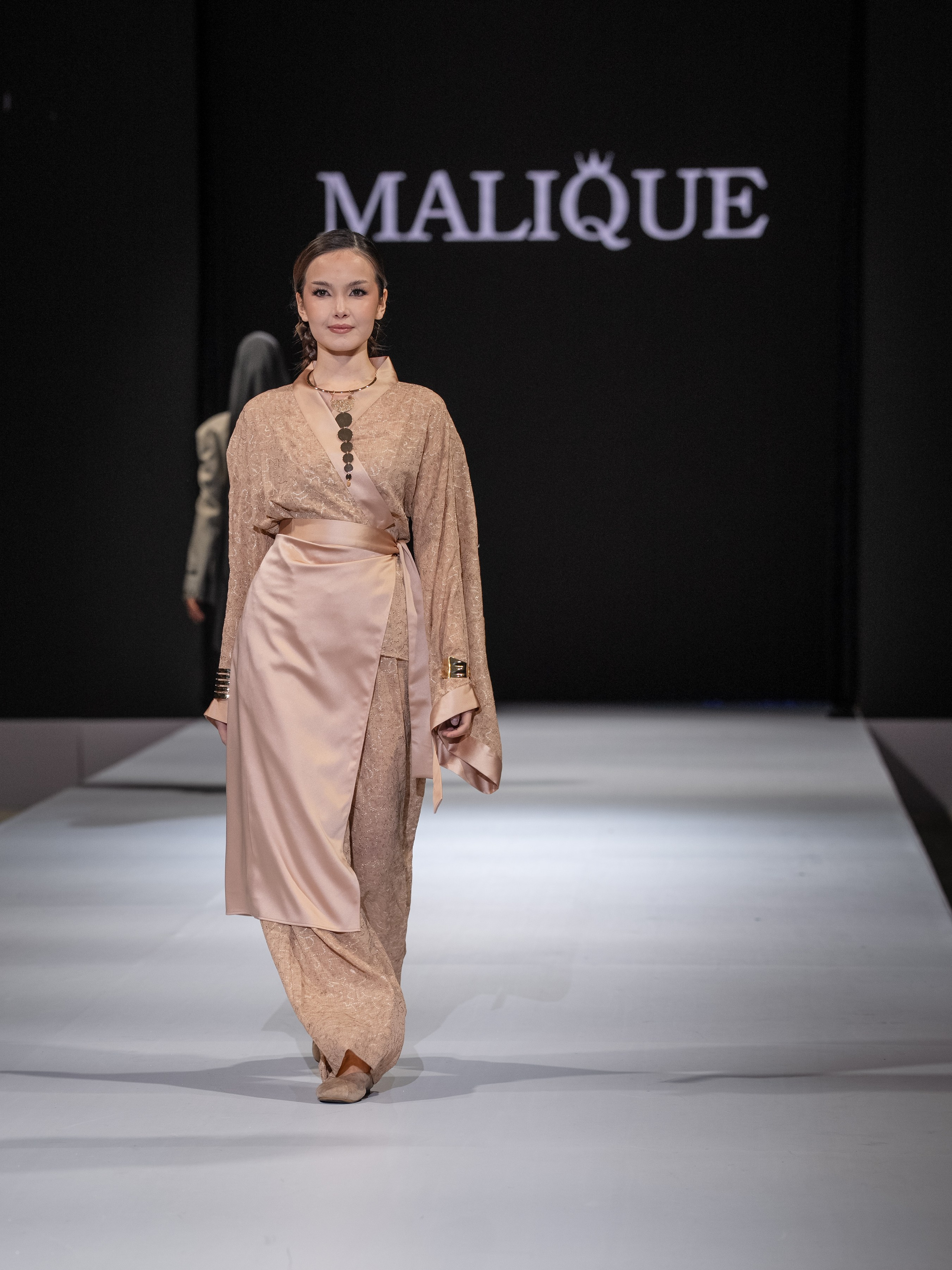 EURASIAN FASHION WEEK Malique. Сайт Алматинского НЮ АРТ, будуар и фэшн фотографа Дениса Карпенко