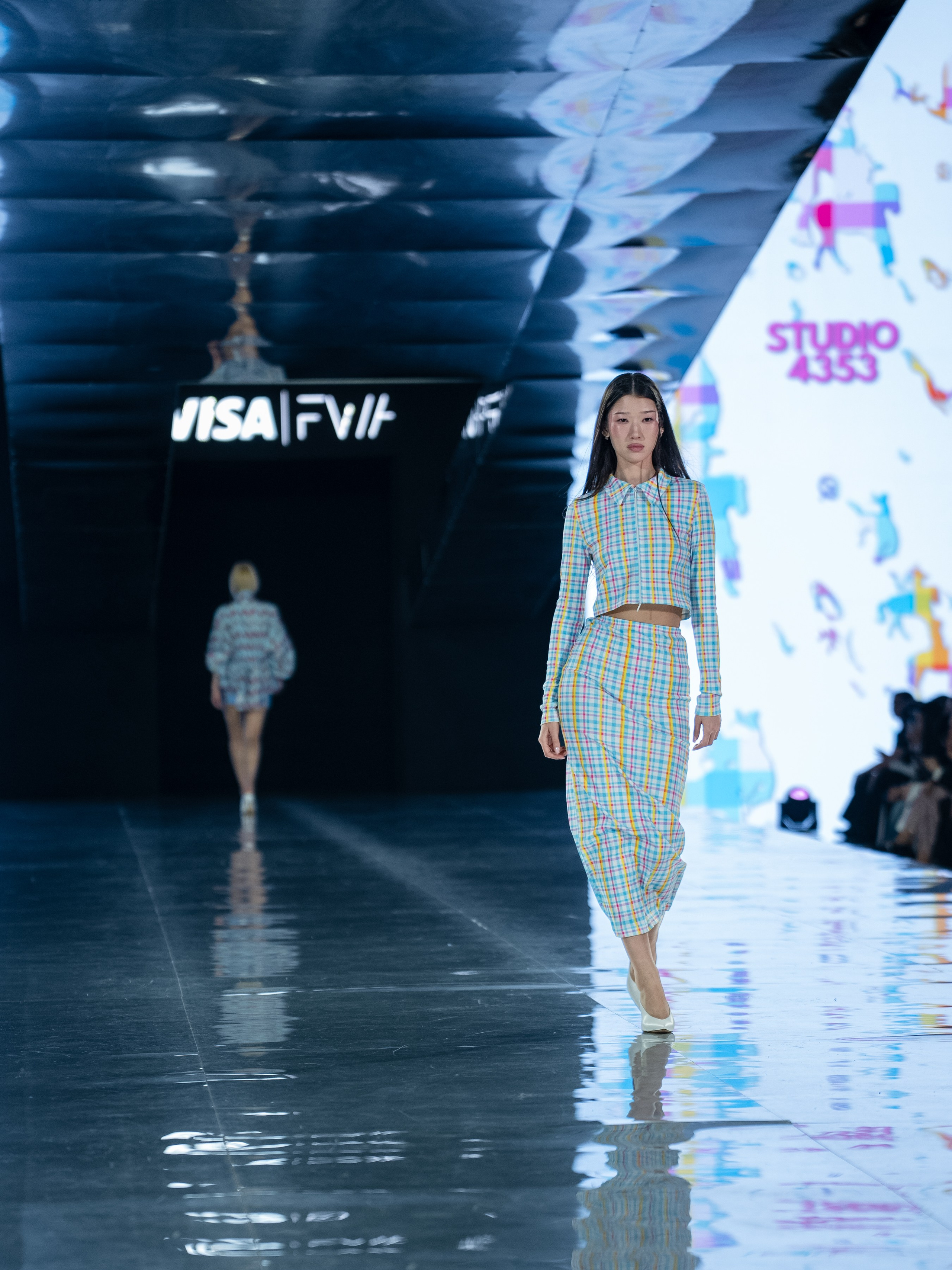 Visa Fashion Week Studio 4353. Сайт Алматинского НЮ АРТ, будуар и фэшн фотографа Дениса Карпенко