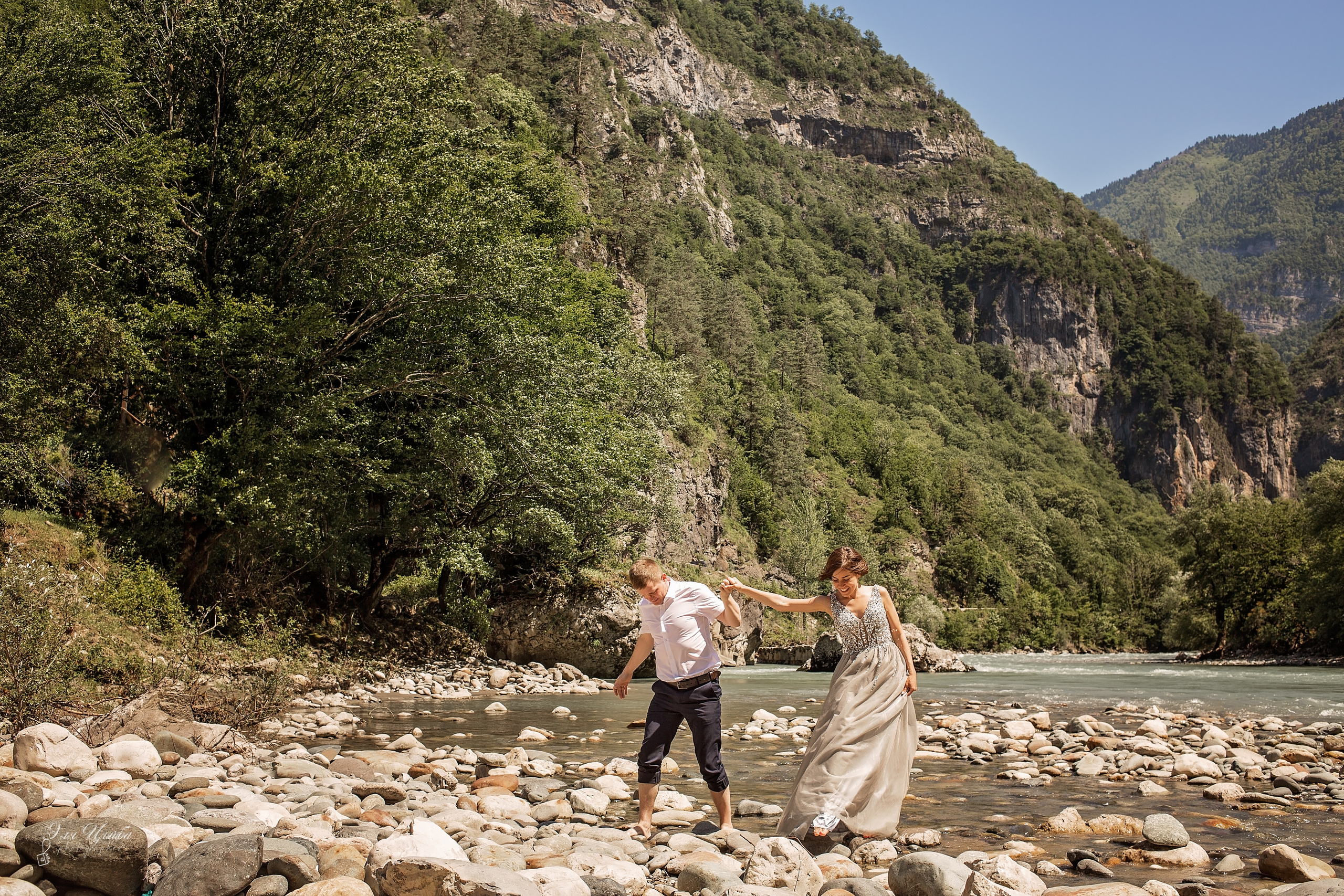 Свадебная фотоистория. Свадебный и семейный фотограф в Абхазии Эля Цишба
