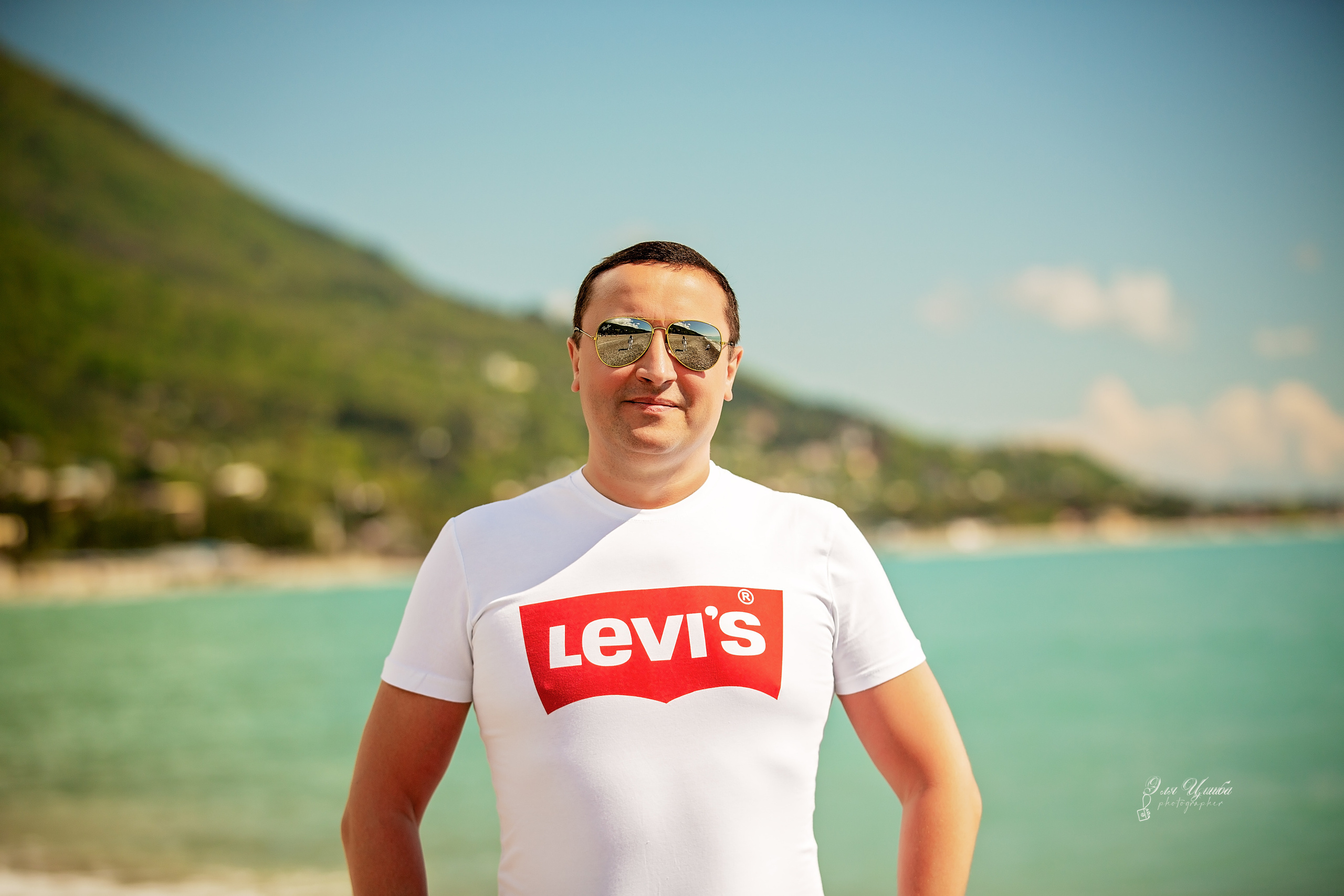 Иван с семьей в Гагре. Свадебный и семейный фотограф в Абхазии Эля Цишба