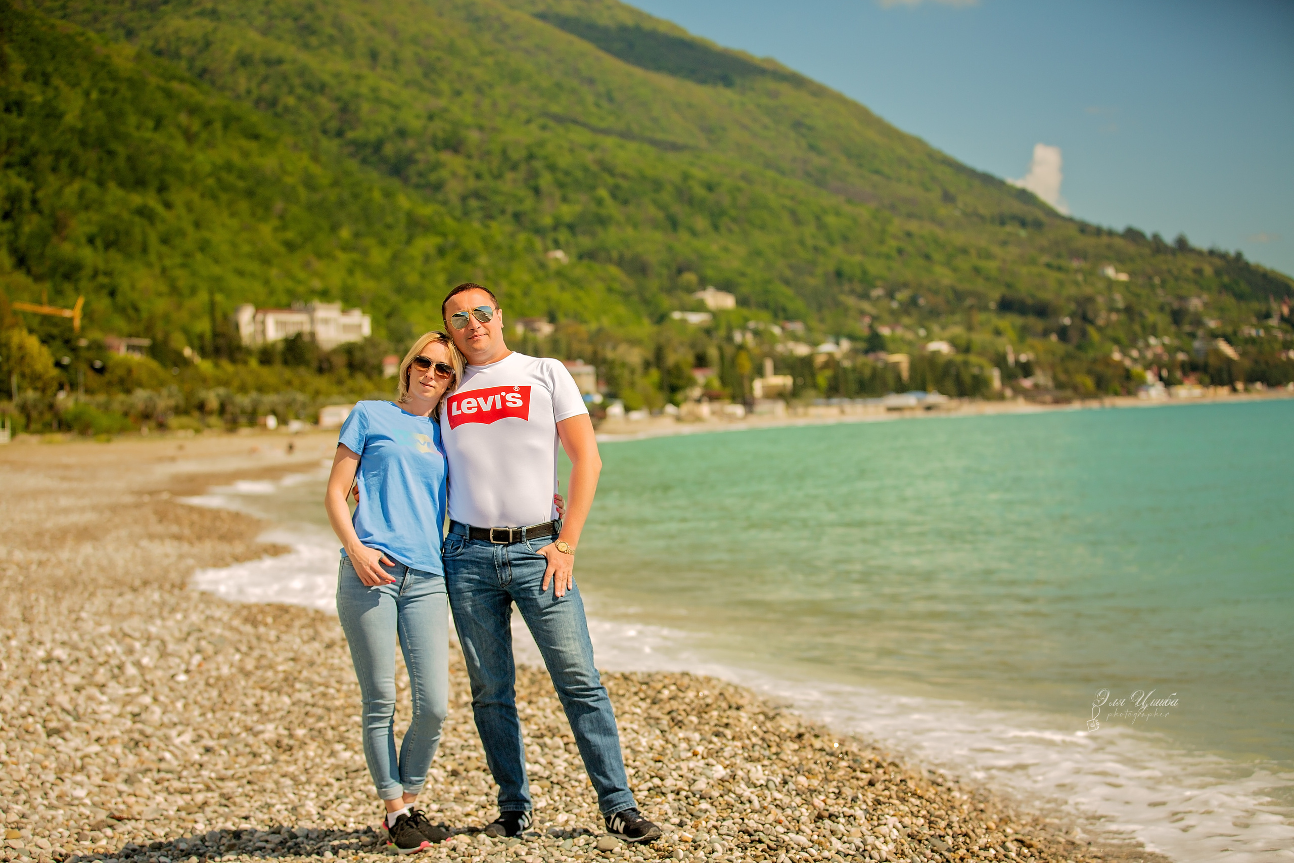 Иван с семьей в Гагре. Свадебный и семейный фотограф в Абхазии Эля Цишба