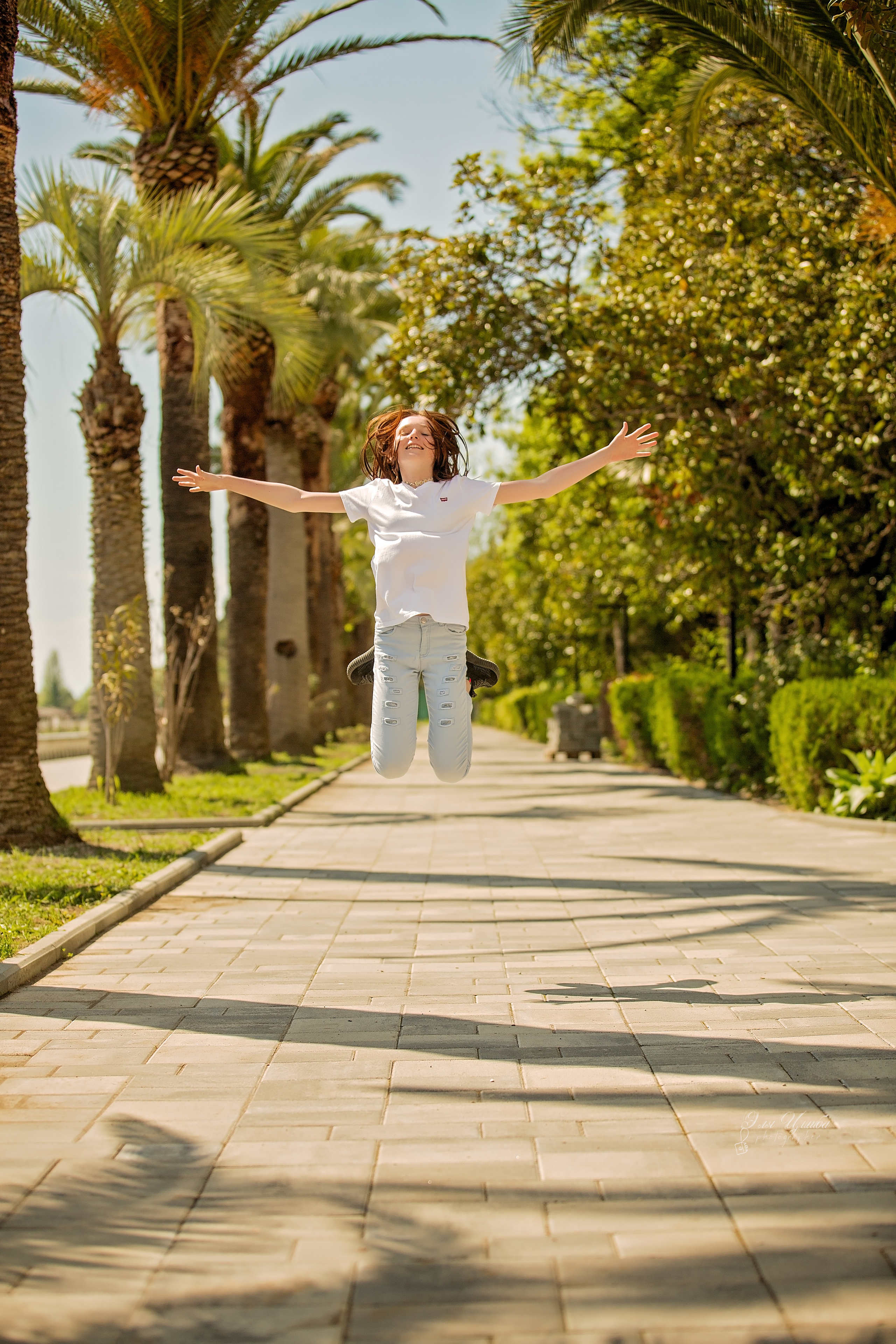 Иван с семьей в Гагре. Свадебный и семейный фотограф в Абхазии Эля Цишба