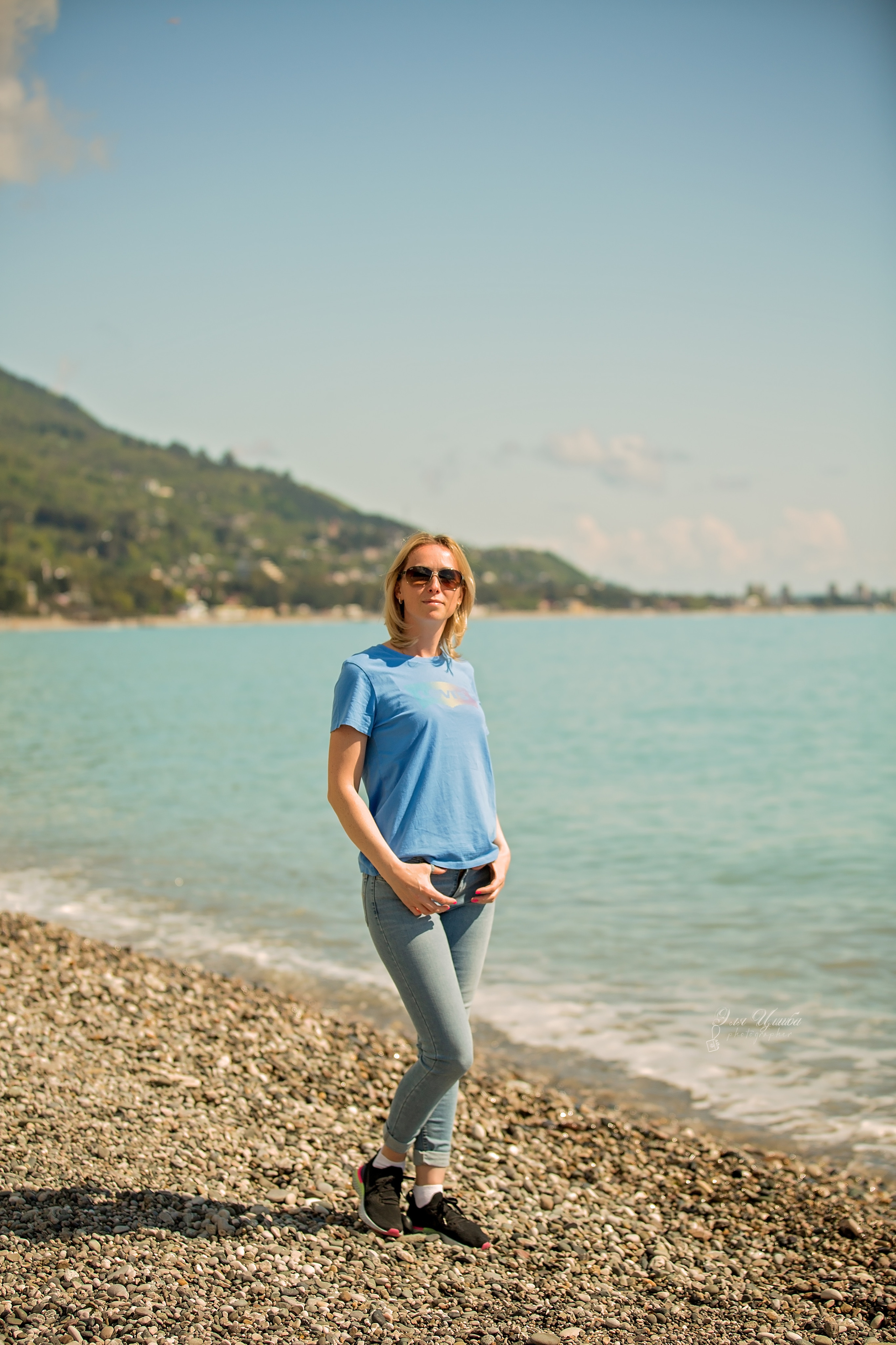 Иван с семьей в Гагре. Свадебный и семейный фотограф в Абхазии Эля Цишба