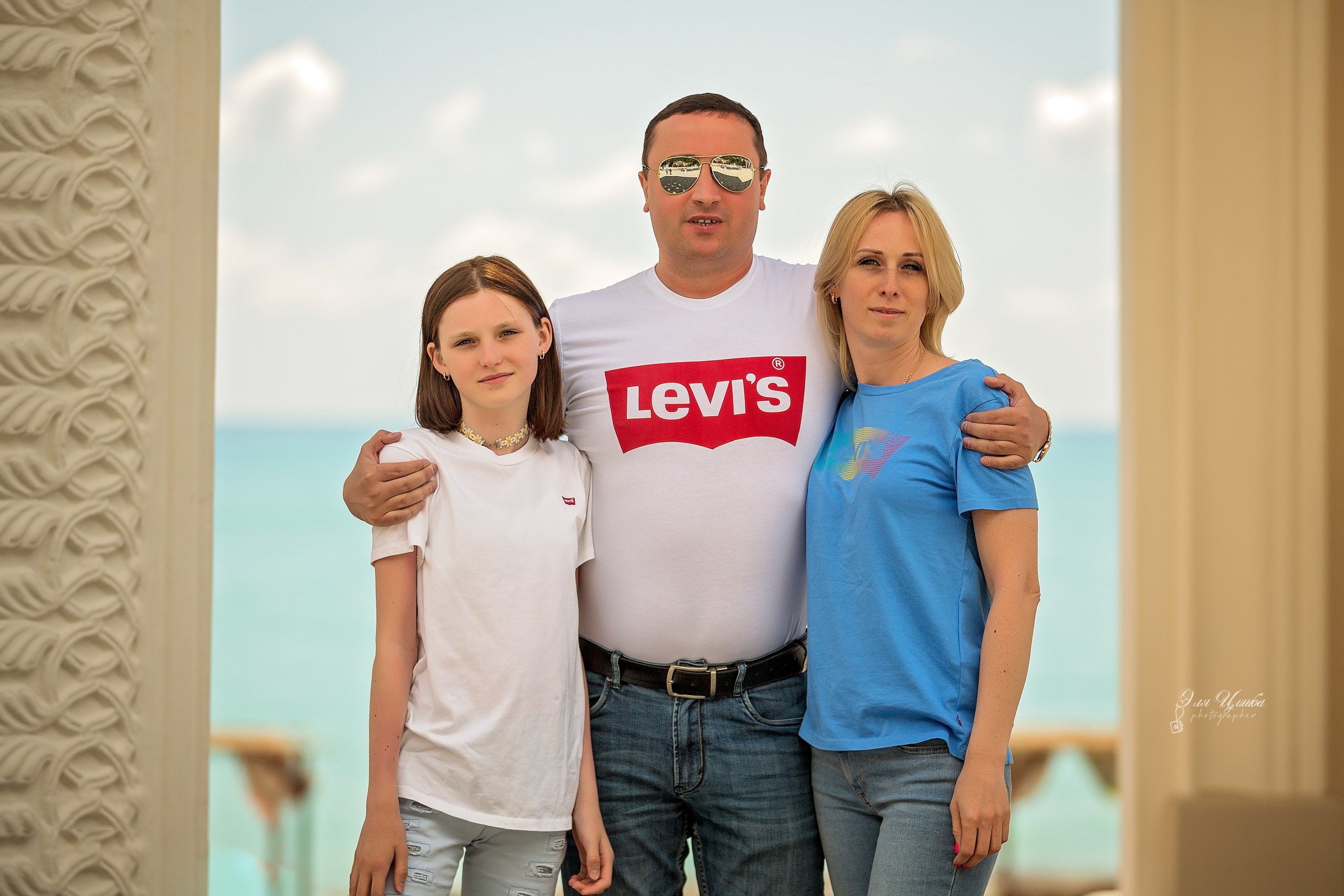 Иван с семьей в Гагре. Свадебный и семейный фотограф в Абхазии Эля Цишба