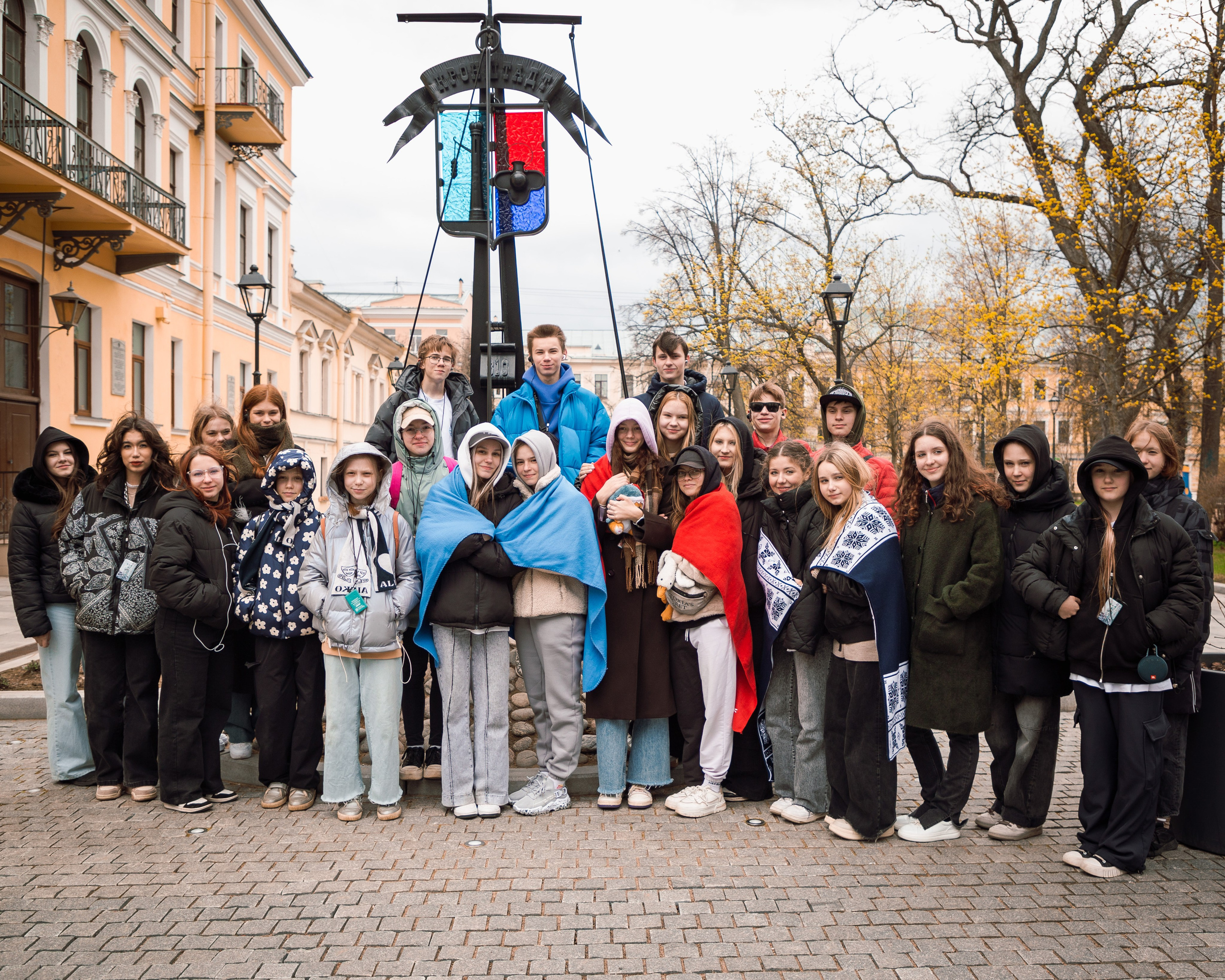 Экскурсия по Санкт-Петербургу с детским театром на льду «АЛЕКО » 11.05.2024. Репортажный фотограф в Москве