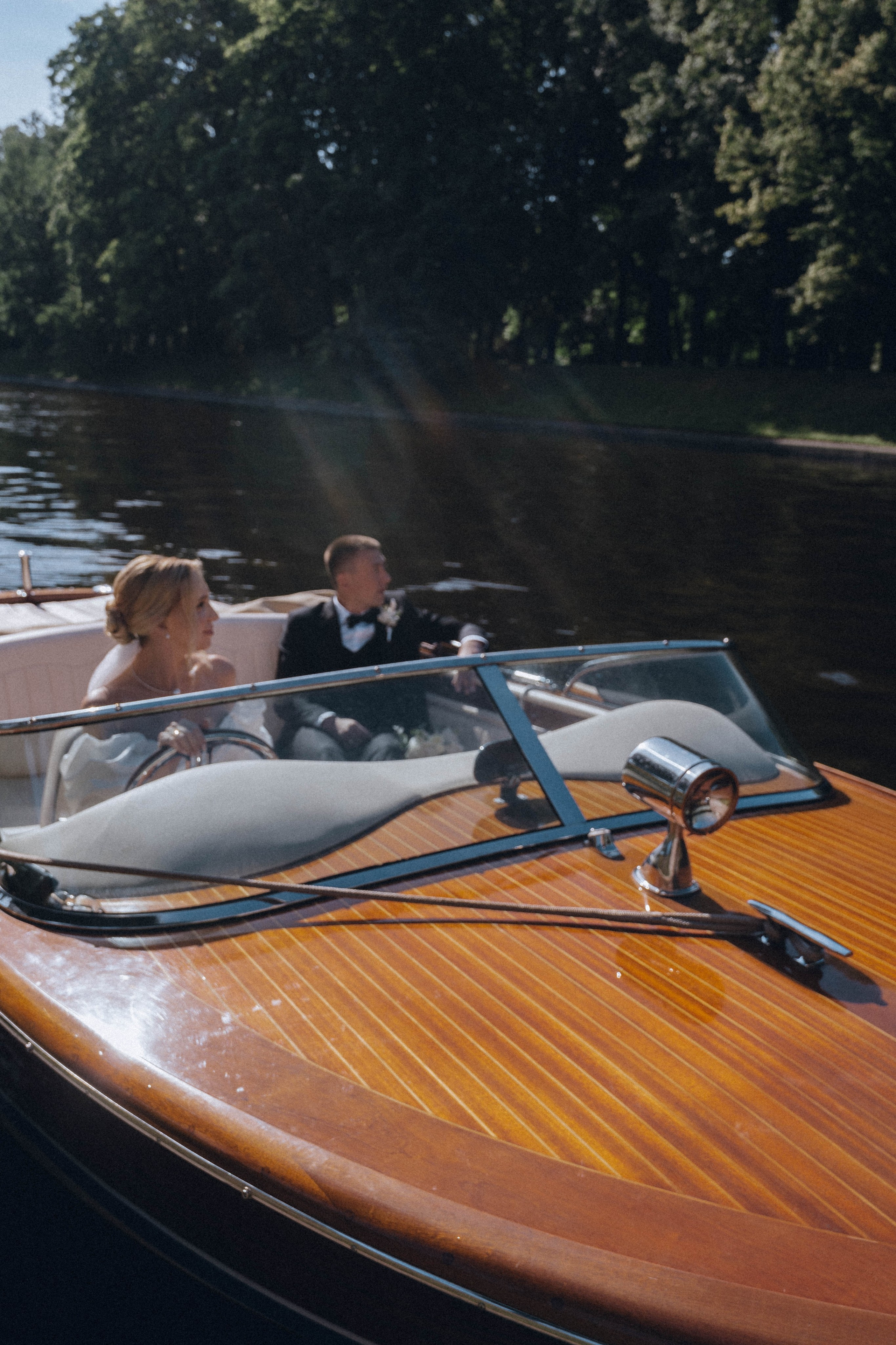 СВАДЕНБНАЯ СЬЕМКА НА КАТЕРЕ ПО КАНАЛАМ САНКТ-ПЕТЕРБУРГА И В АКВАТОРИИ НЕВЫ. Профессиональный фотограф, Санкт-Петербург — Виктория Богомолова