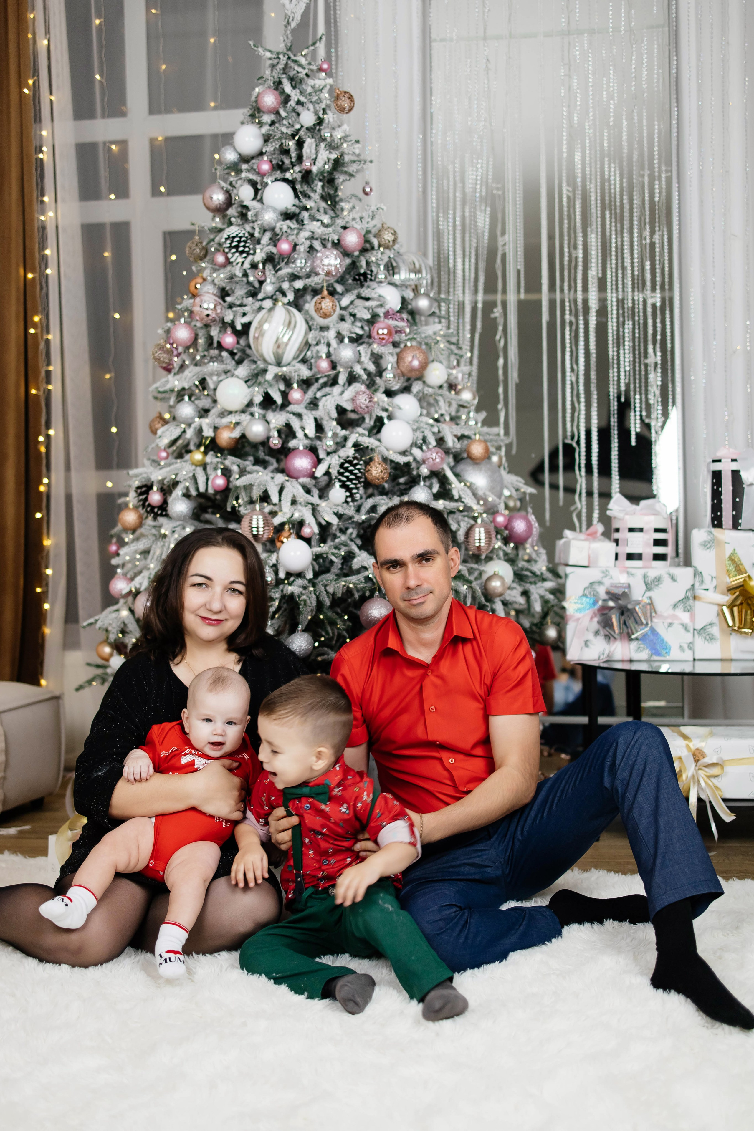 Семейная фотосессия Елена НГ 2026. Женский фотограф в Оренбурге Ирина Заводчикова