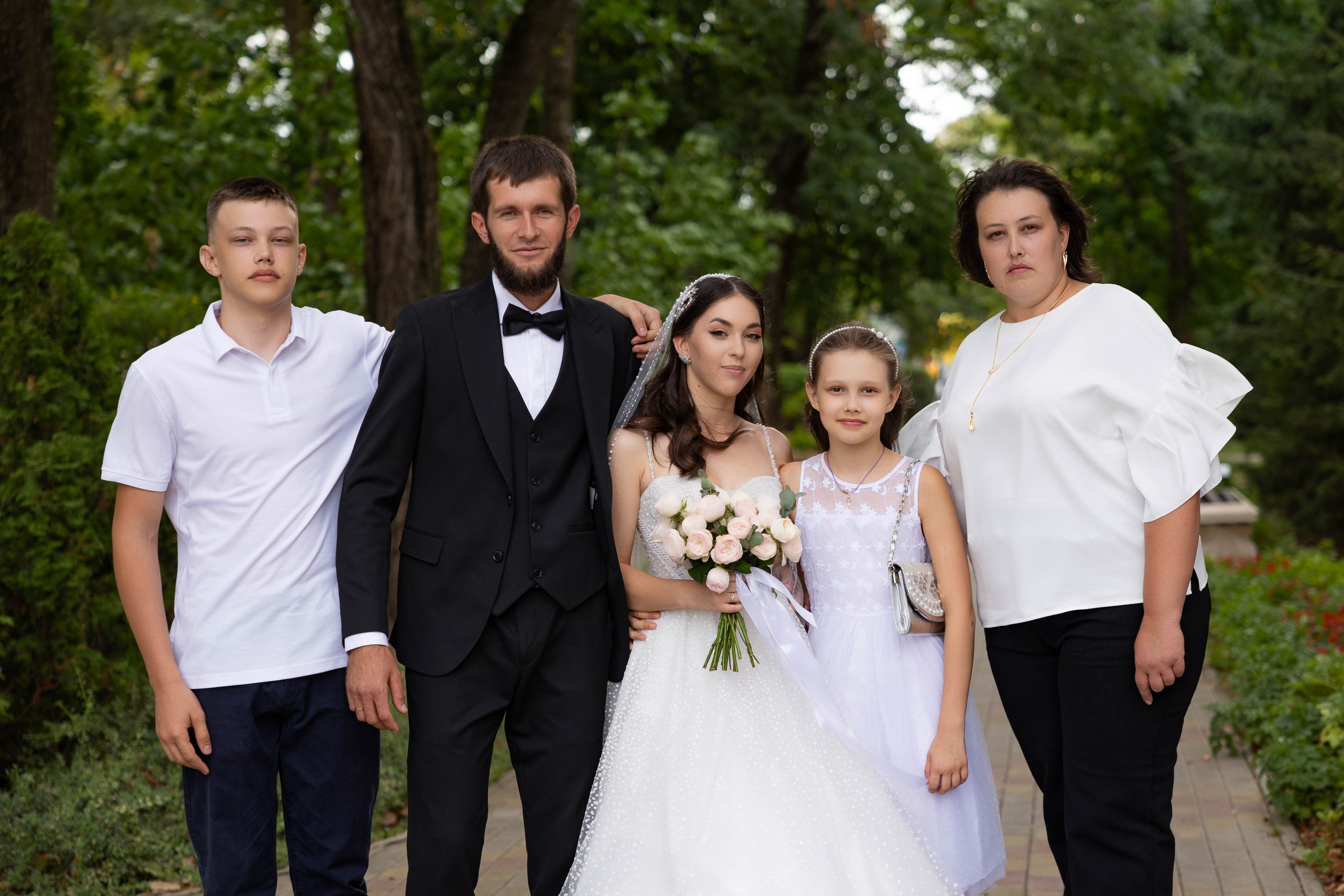 Милана и. Видеосьемка, фотосьемка свадеб, юбилеев, утренников в Краснодарском кр