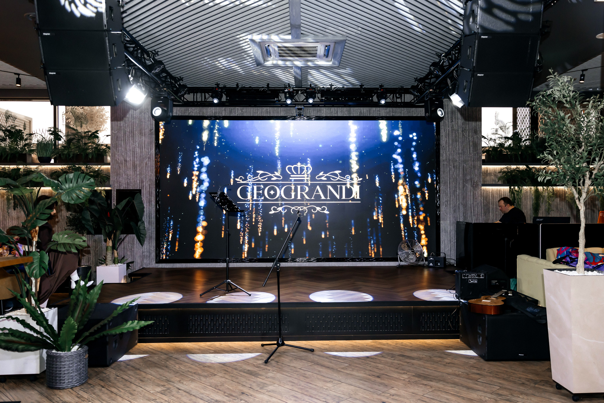 Творческий вечер «Юные таланты» в ресторане Геогранди. Фотограф и Видеограф в Краснодаре Юлия Солодченко