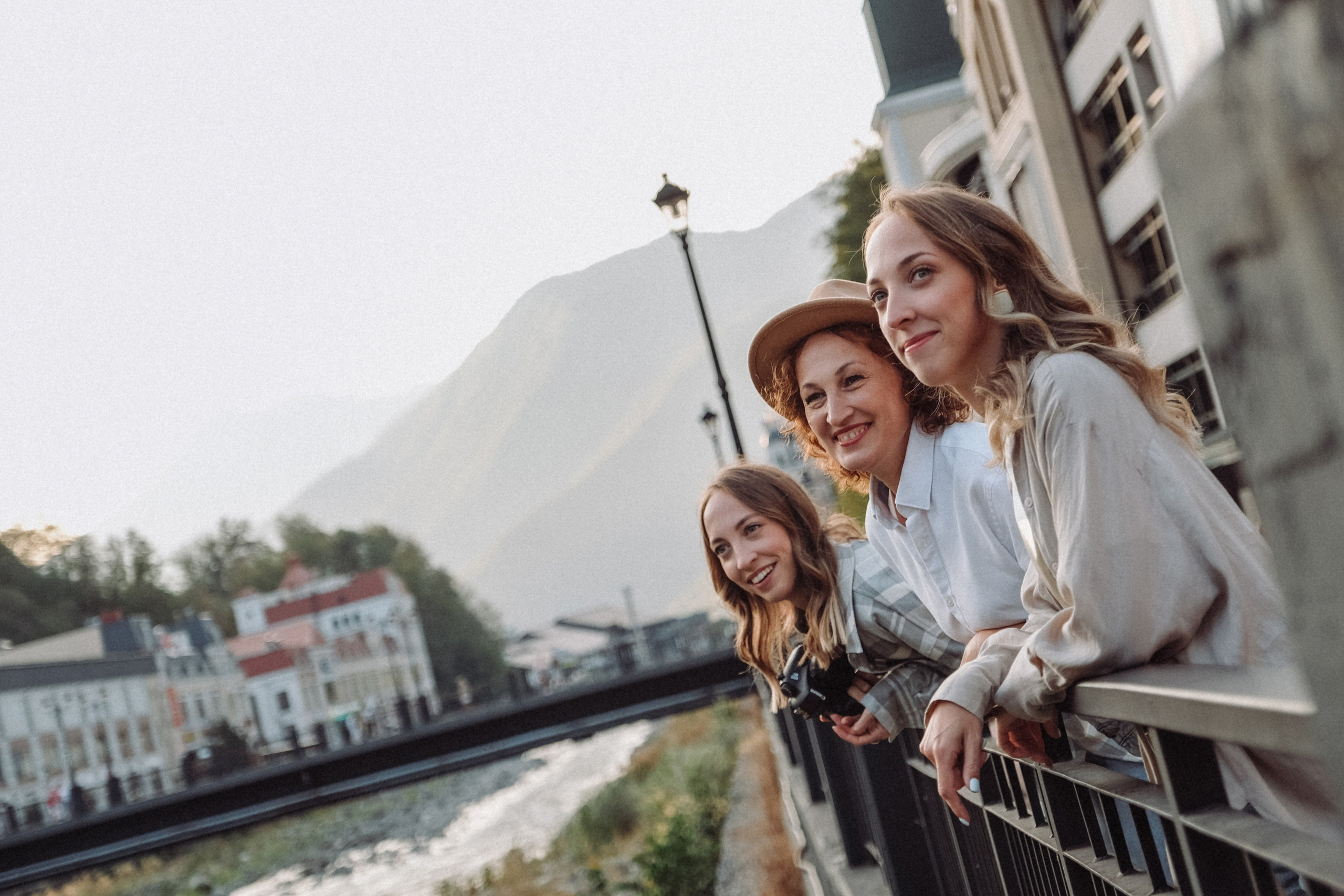 Ксюша и Алена с мамой. Семейный фотограф Москва