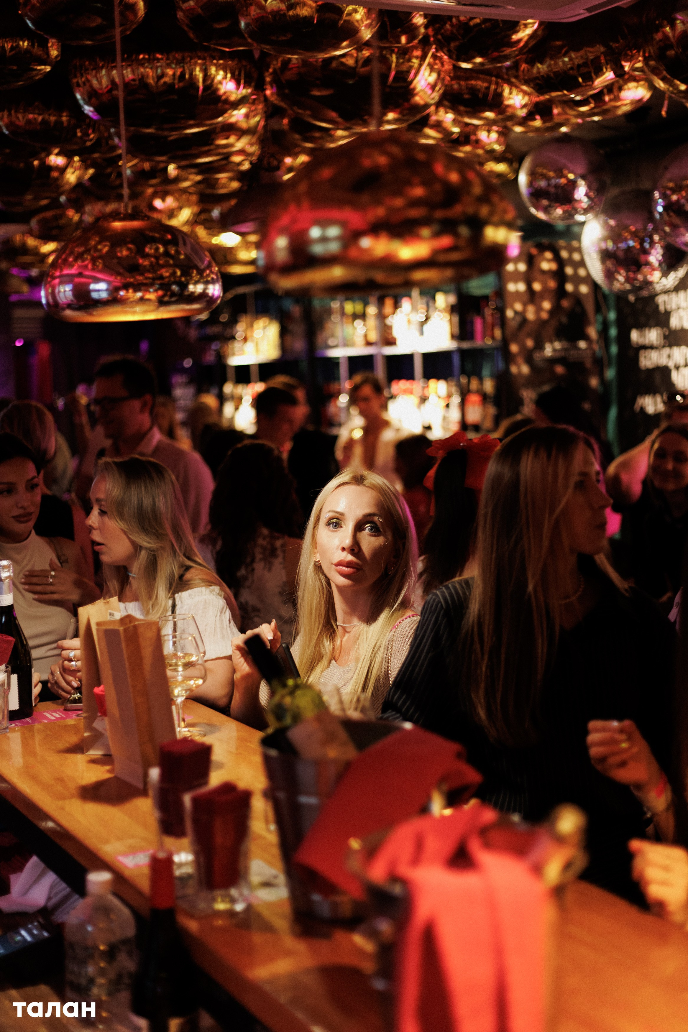 ВИНОТЕКА [бар+магаз] — BIRTHDAY PARTY. СВОИ. ФОТООТЧЕТЫ-СОБЫТИЯ-МЕСТА