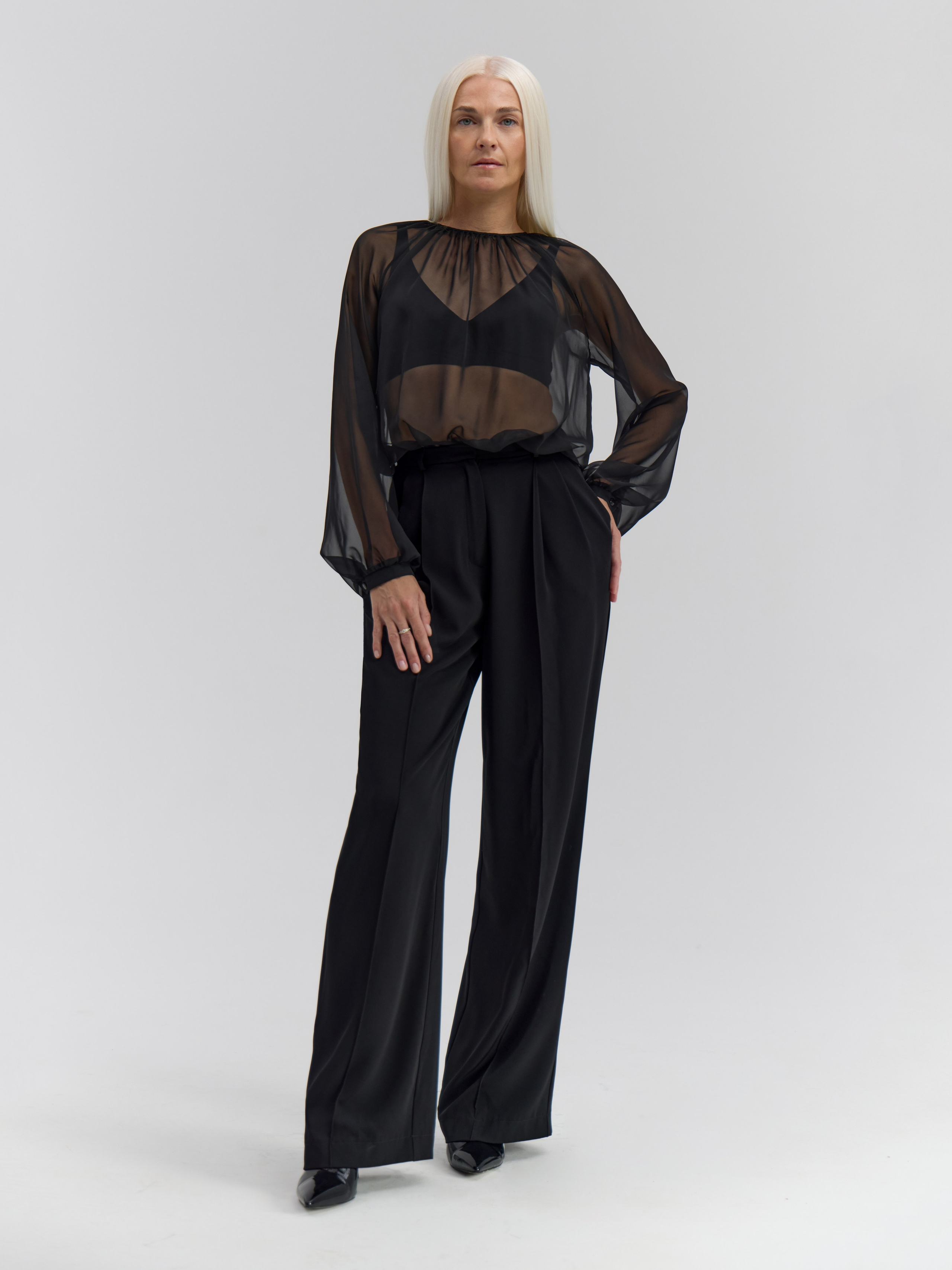 Каталожная съемка одежды для брендов под ключ в Москве