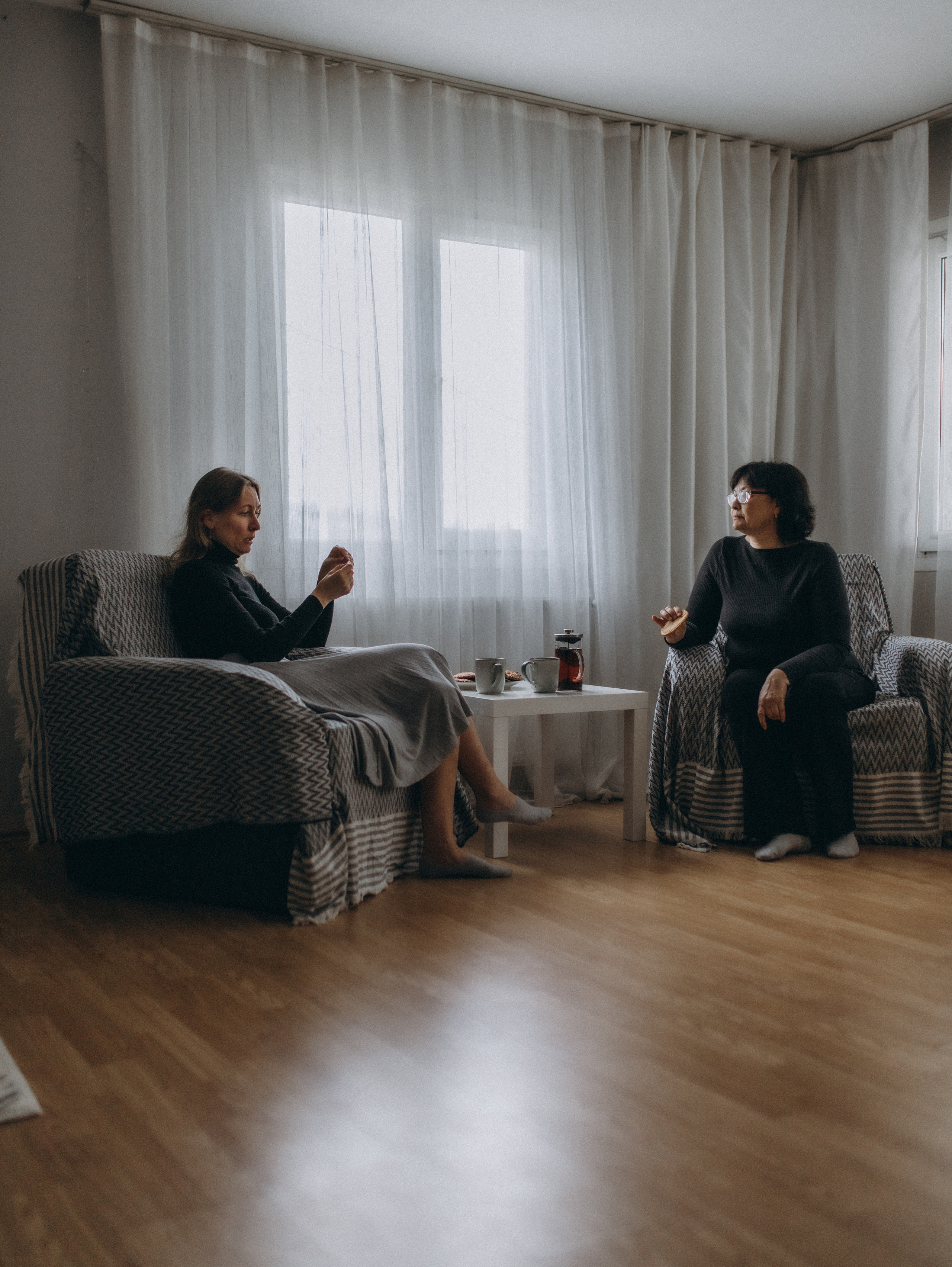 Юлия с мамой дома. Главная