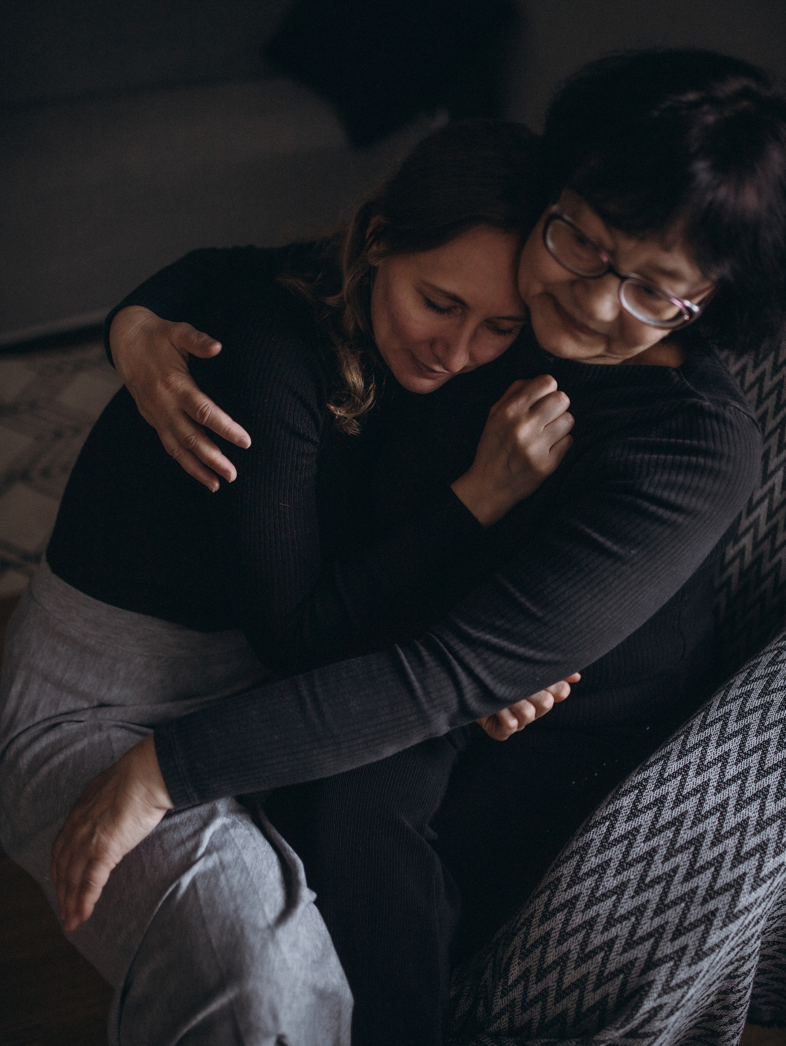 Юлия с мамой дома. Главная