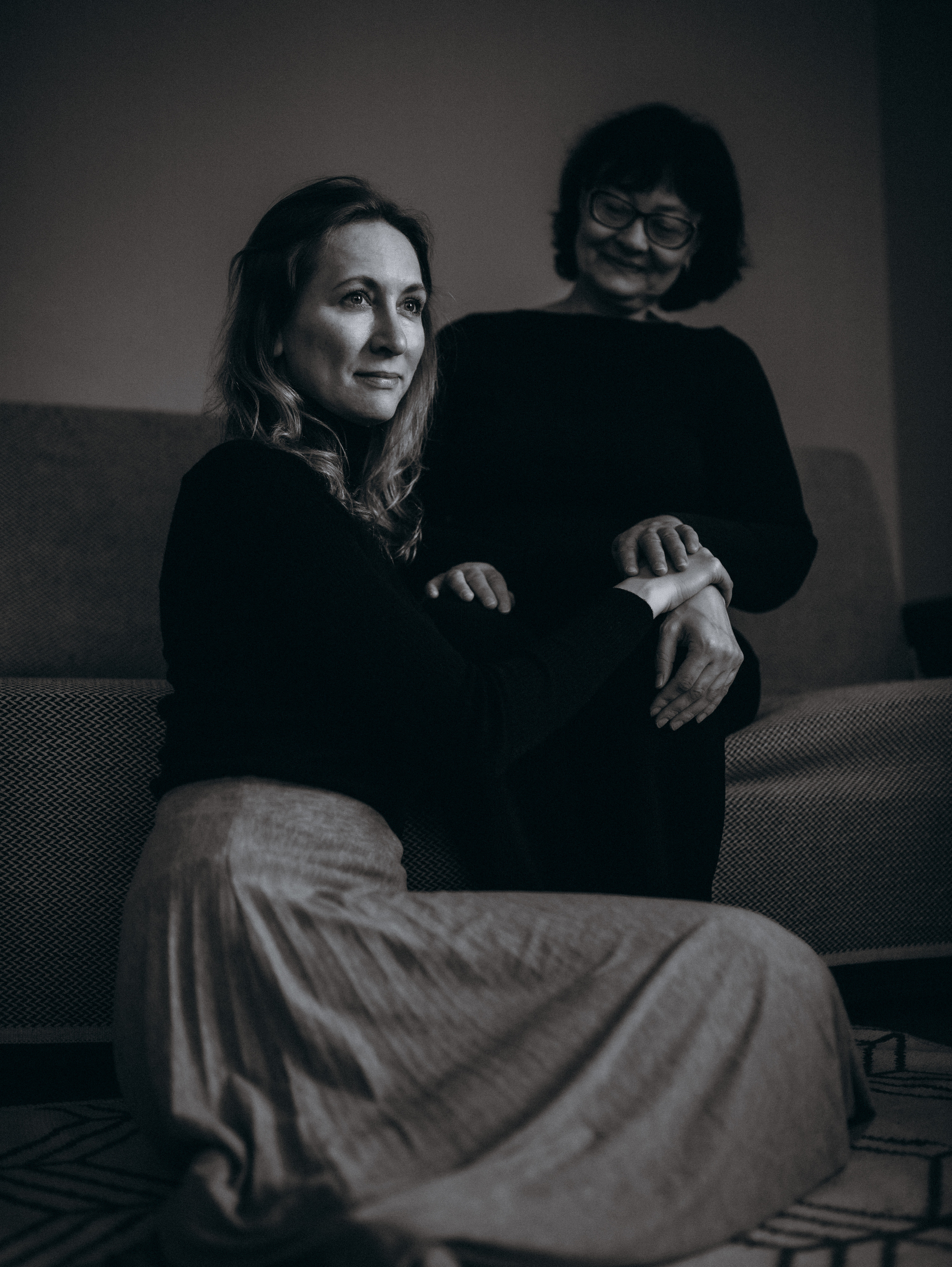 Юлия с мамой дома. Главная