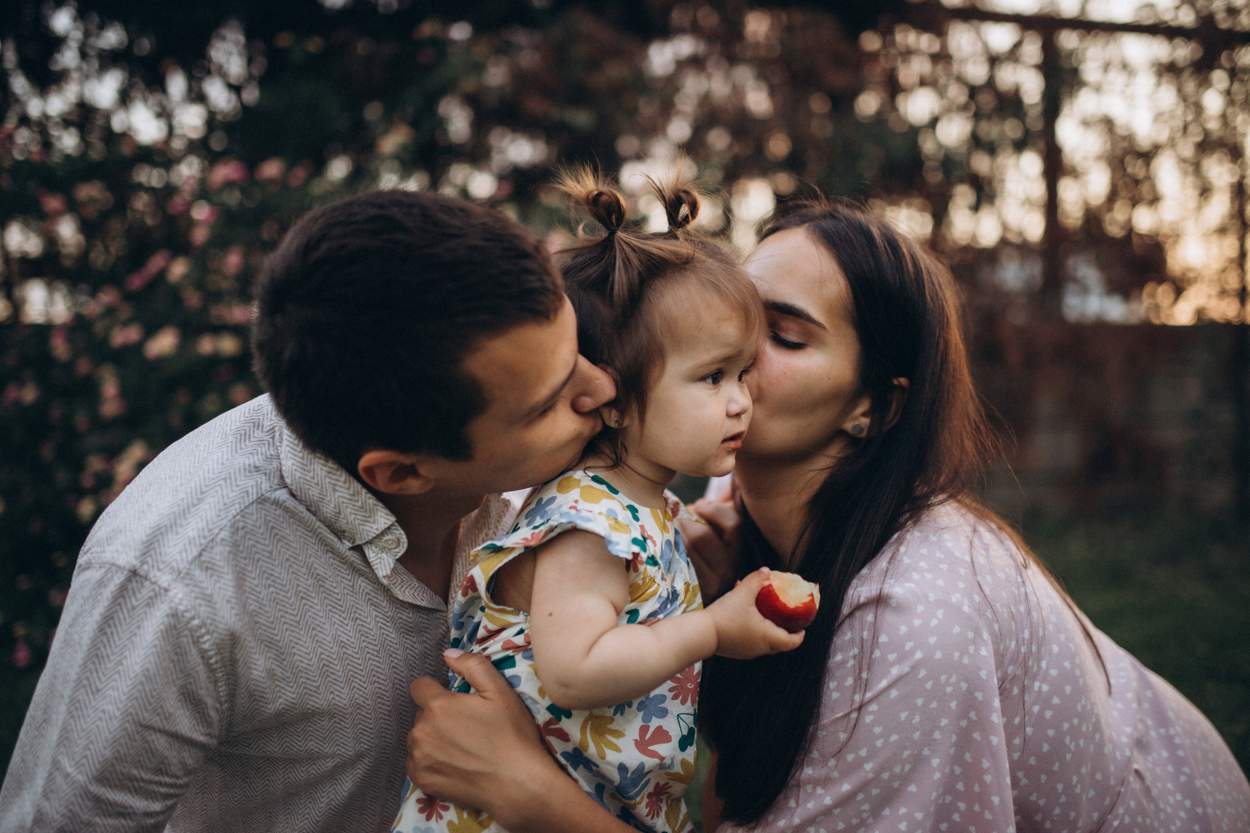 Прогулка у дома Ксении, Антона и Каролины. Главная