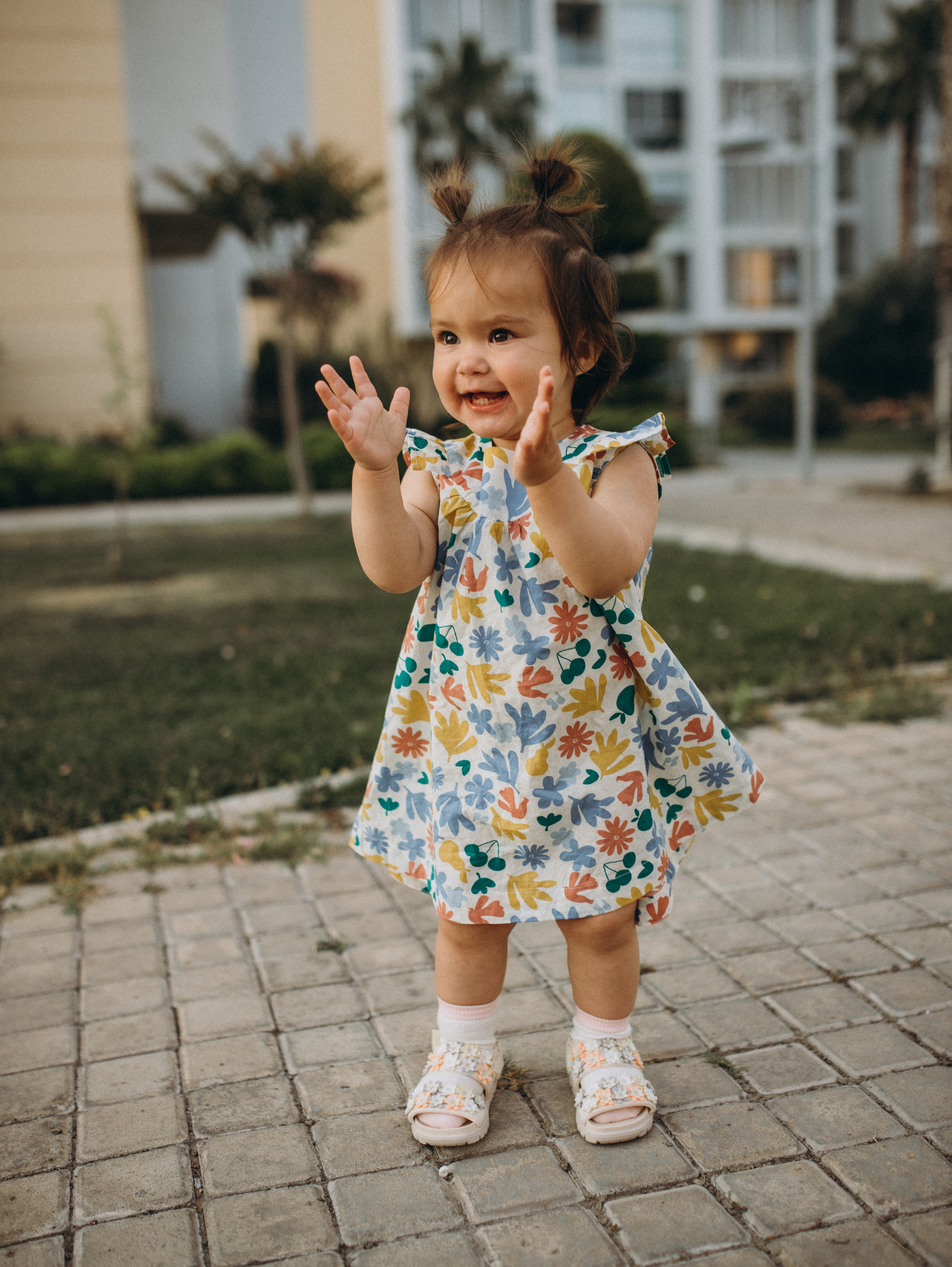 Прогулка у дома Ксении, Антона и Каролины. Главная