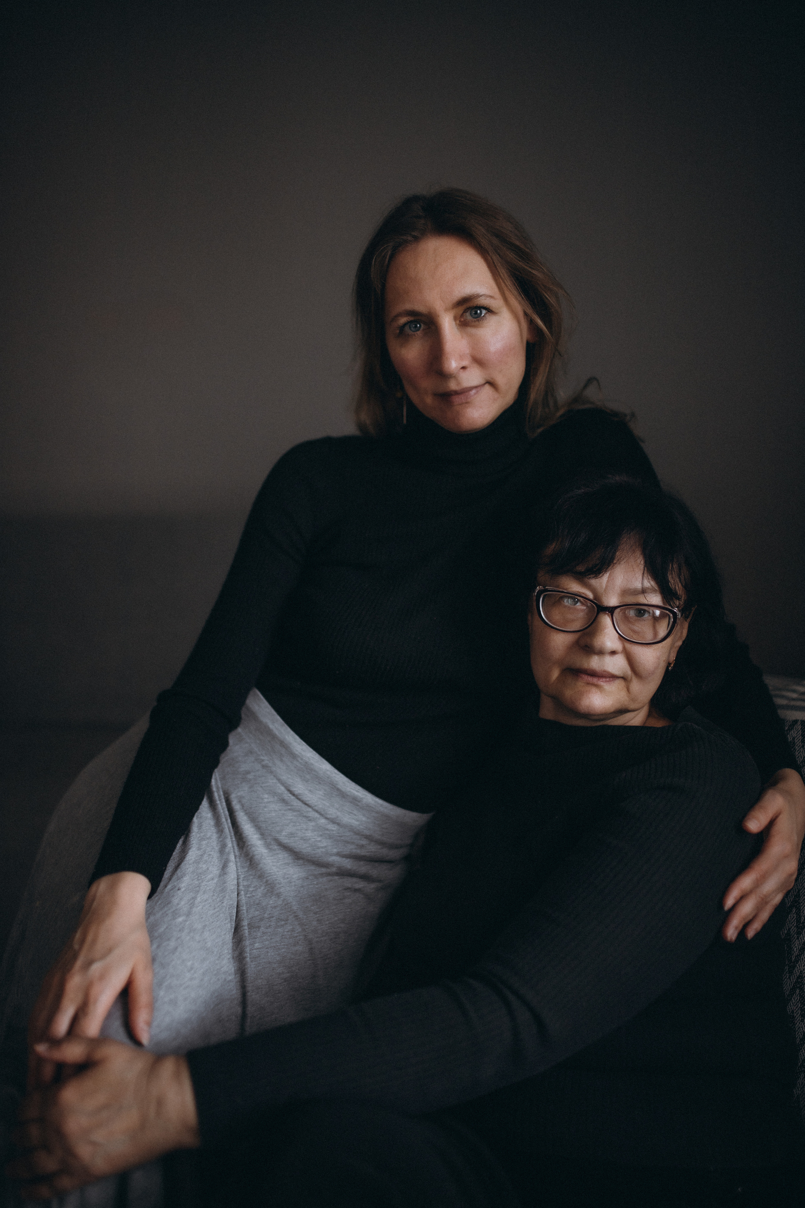 Юлия с мамой дома. Главная