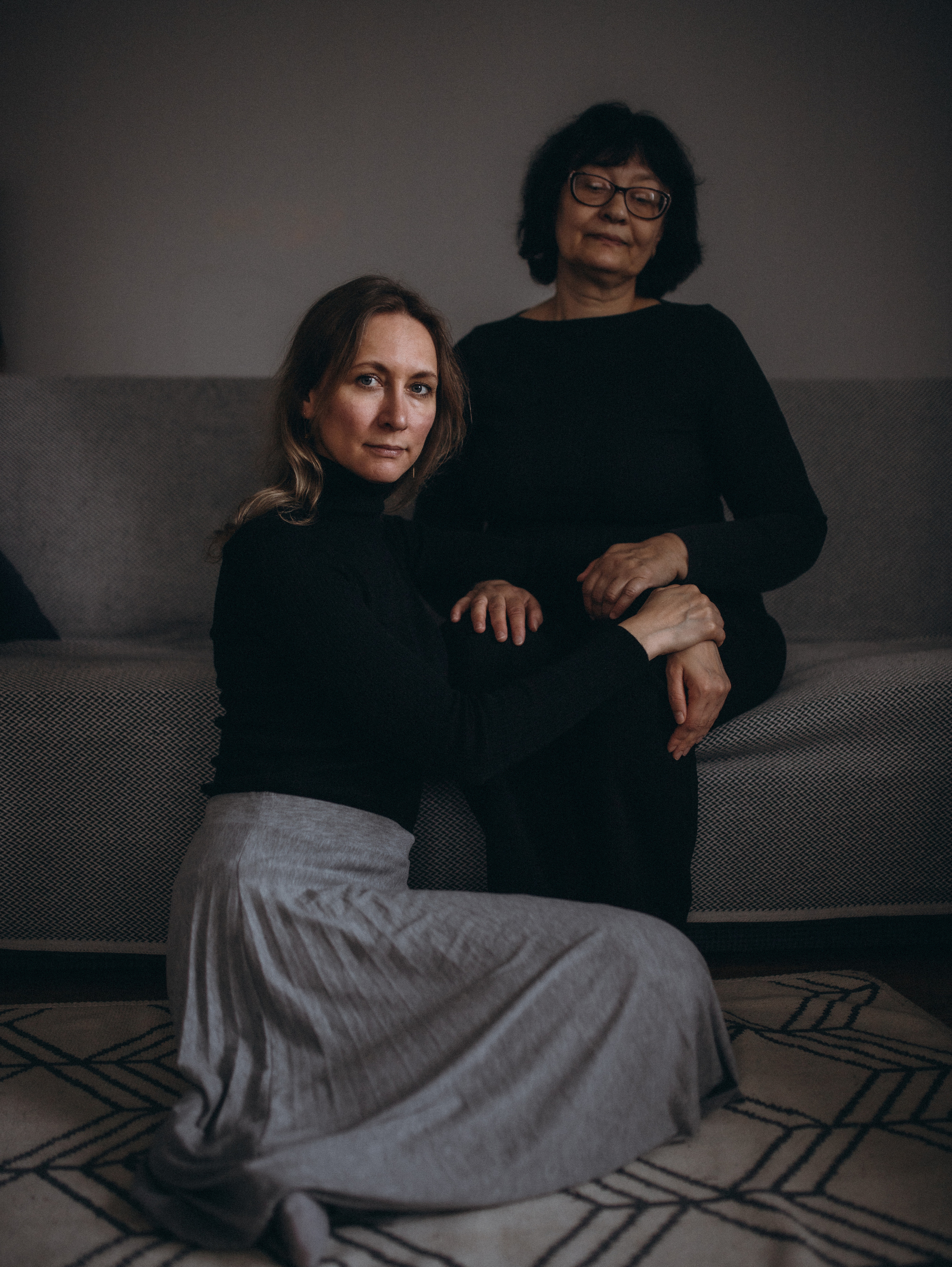 Юлия с мамой дома. Главная