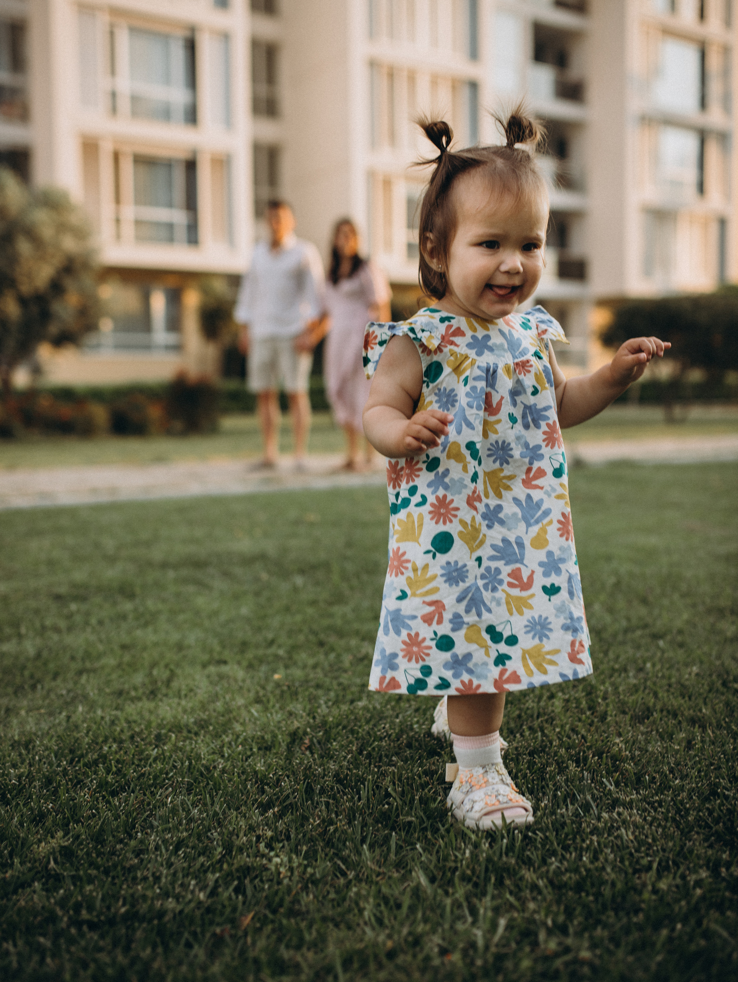 Прогулка у дома Ксении, Антона и Каролины. Главная