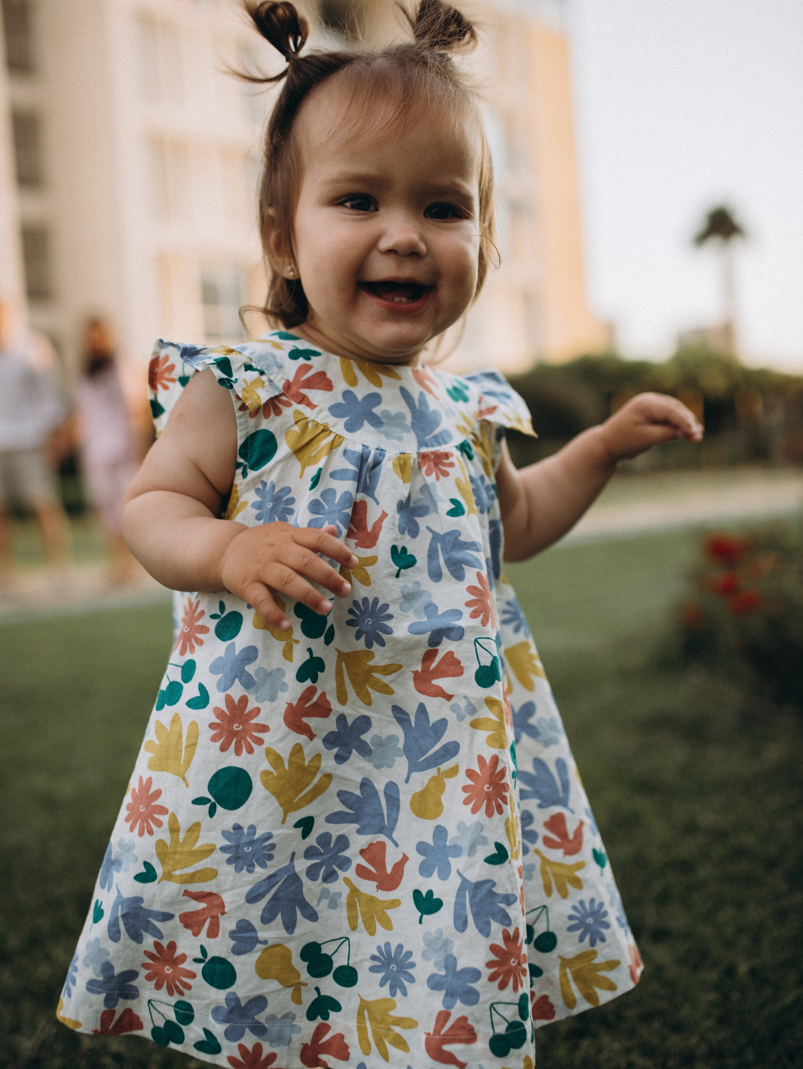 Прогулка у дома Ксении, Антона и Каролины. Главная