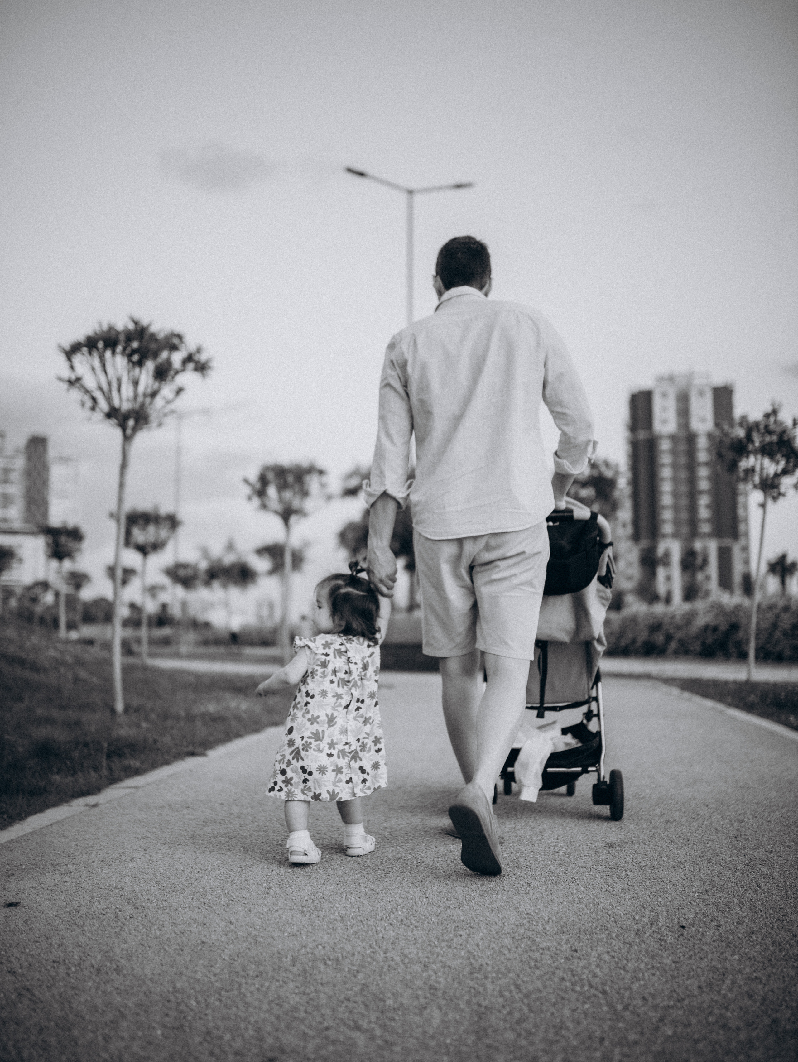 Прогулка у дома Ксении, Антона и Каролины. Главная