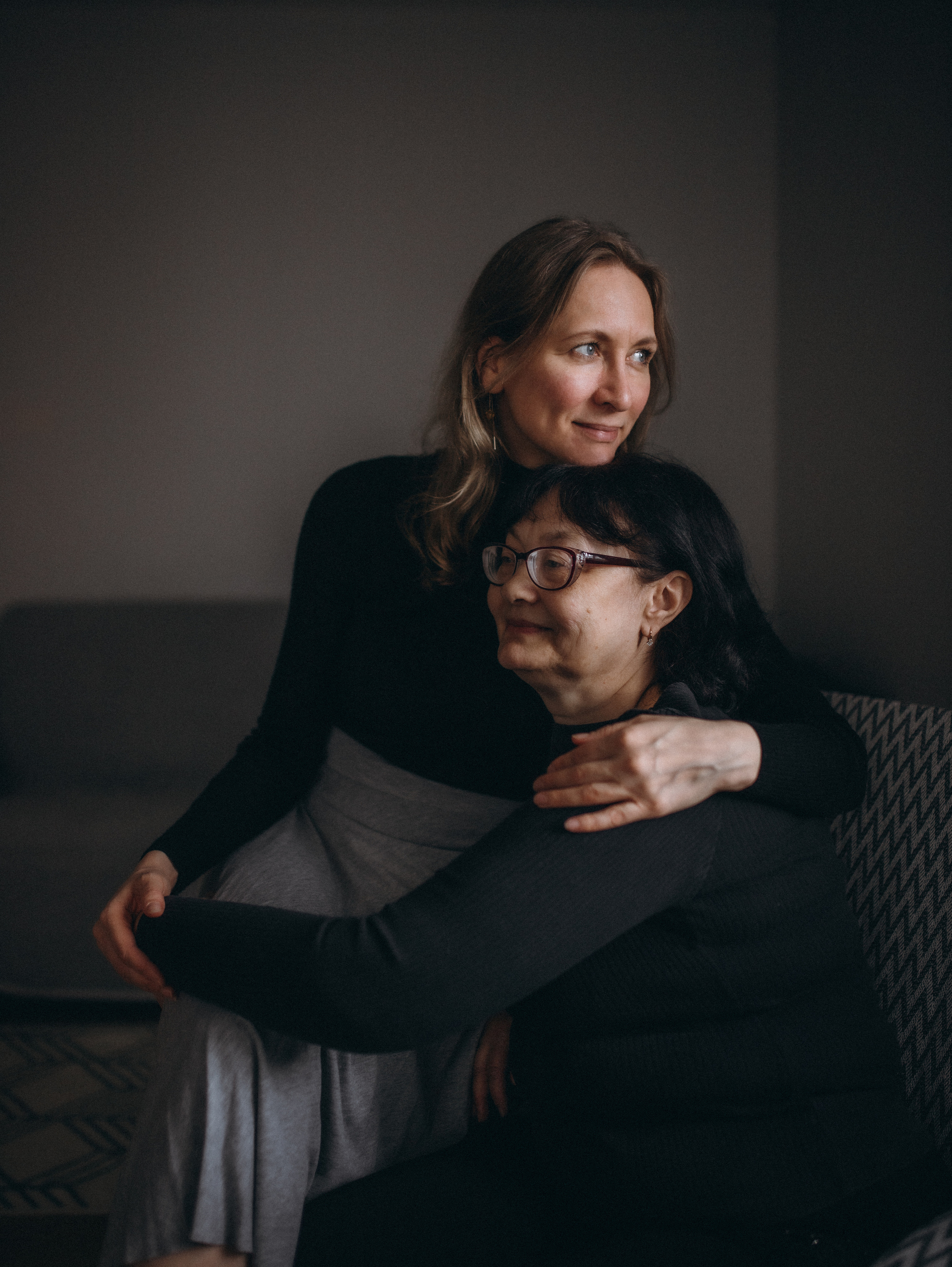 Юлия с мамой дома. Главная