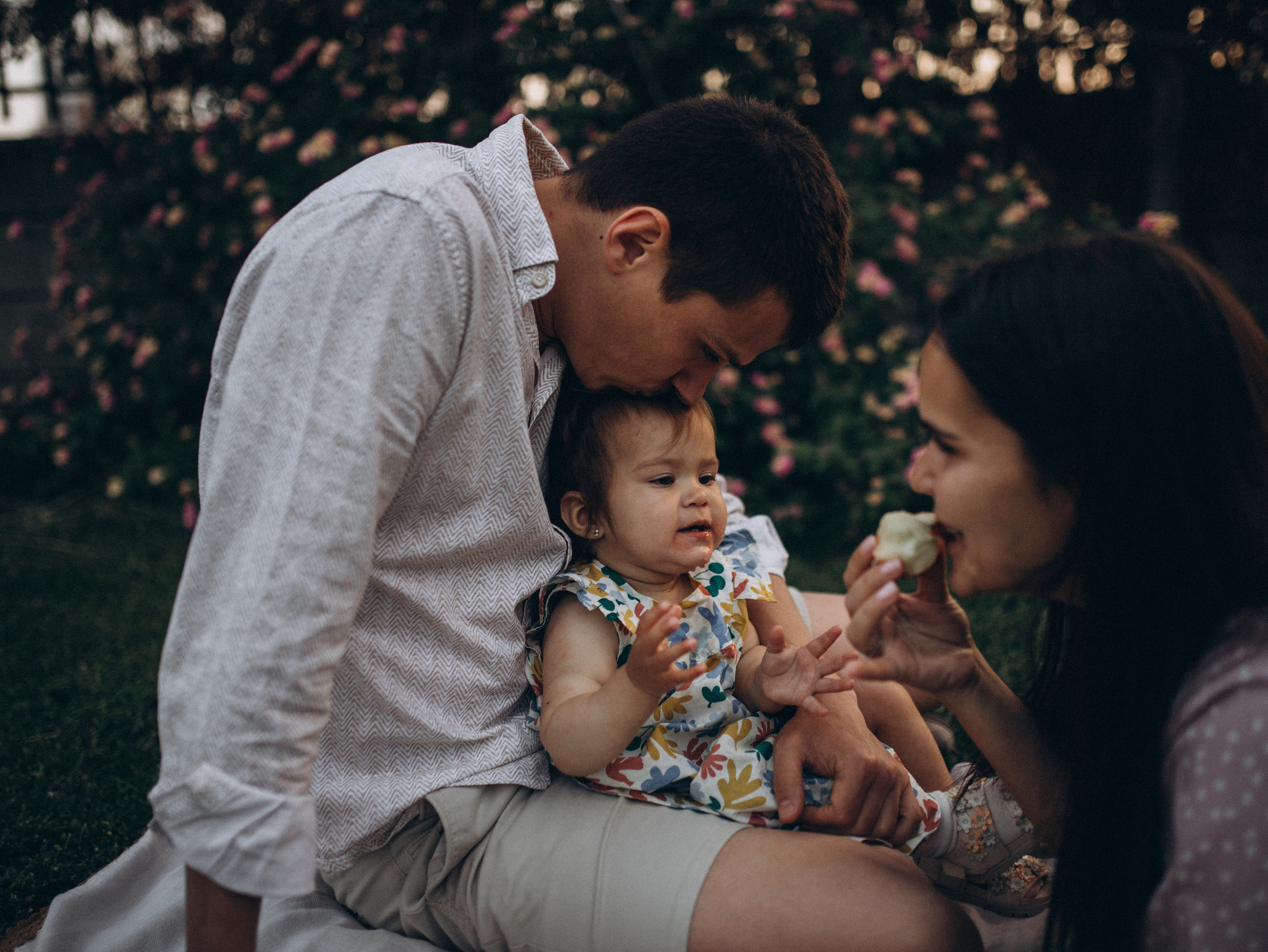 Прогулка у дома Ксении, Антона и Каролины. Главная